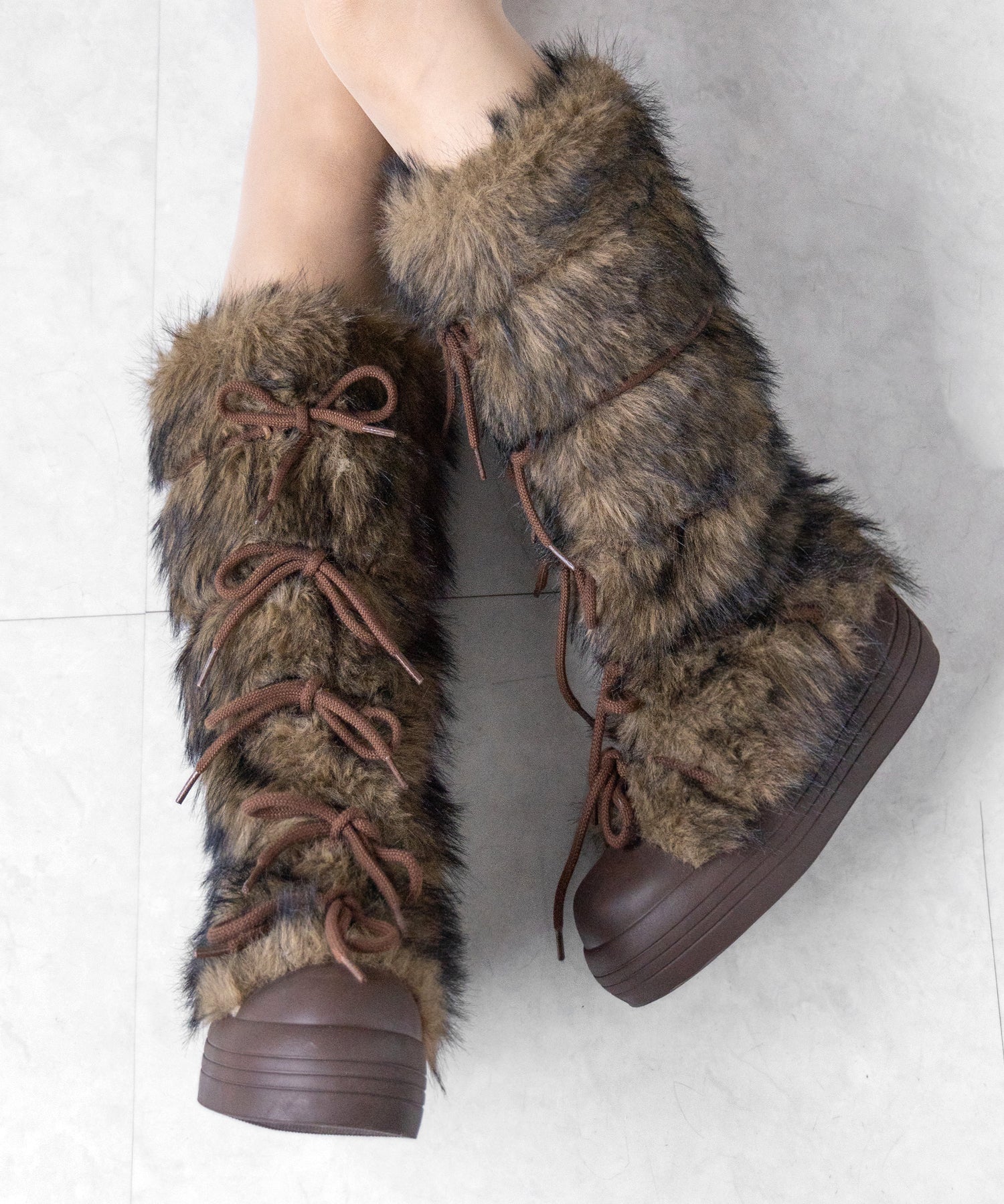 ボリュームフェイクファーレースアップロングブーツ / volume fake fur laceup long boots
