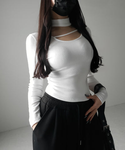 【 裏起毛 】チョーカーナナメストラップシャーリングトップス / choker naname strap shirring tops