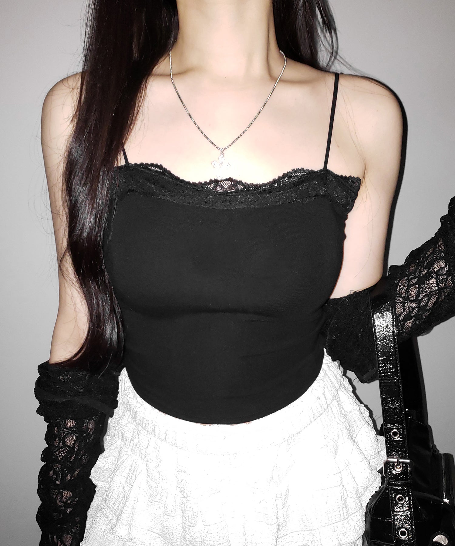 【 3color 】レース切替スクエアクロップドキャミソール / Lace switched square cropped camisole