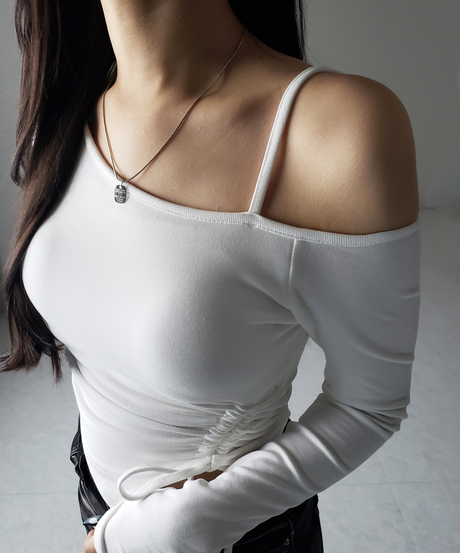 【 裏起毛 / カップ付 】サイドシャーリングリボンワンショルトップス / side shirring ribbon one shoulder tops