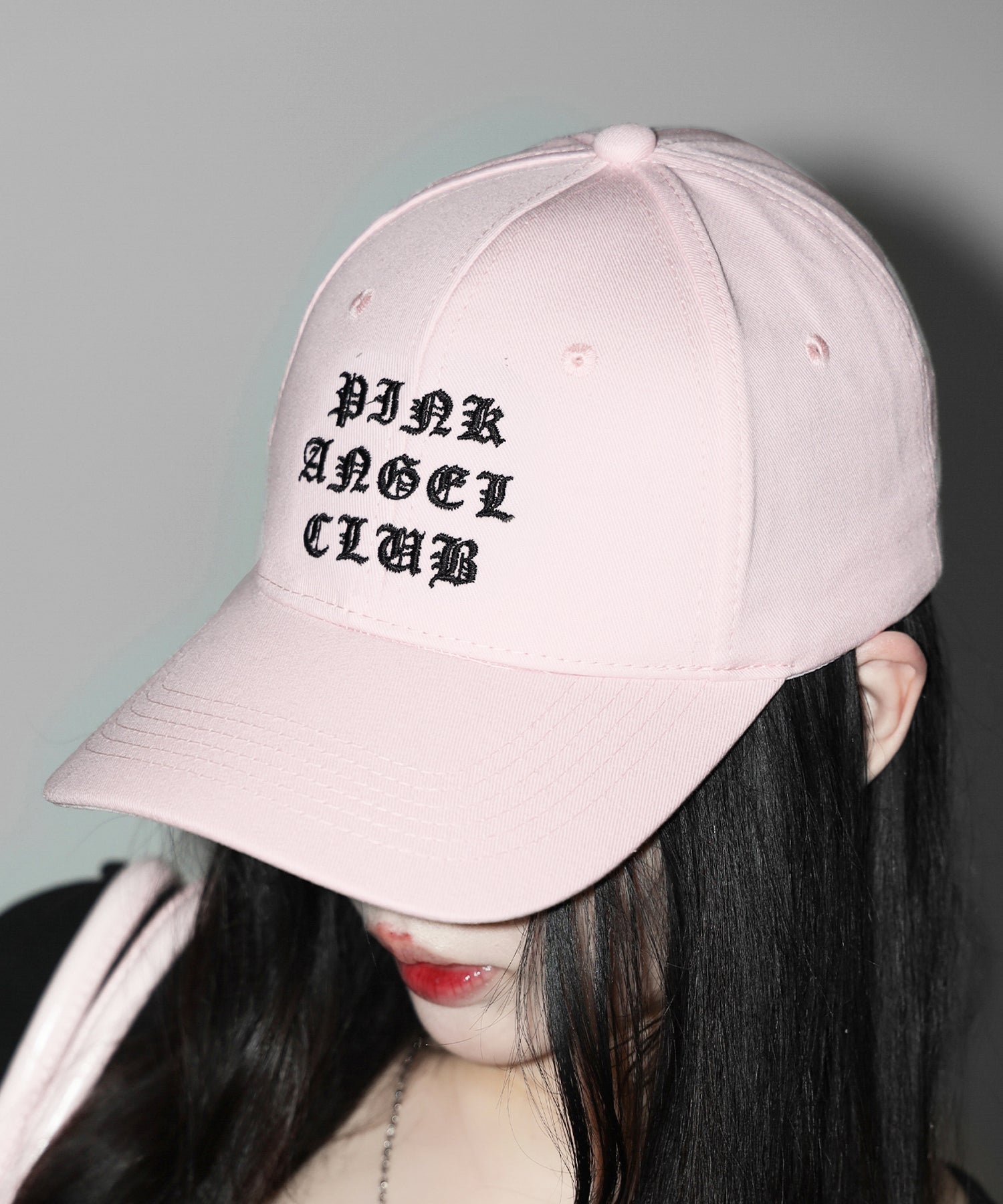 【 PINK ANGEL CLUB 】 GRUNGE LOGO embroidery CAP / グランジロゴ刺繍キャップ