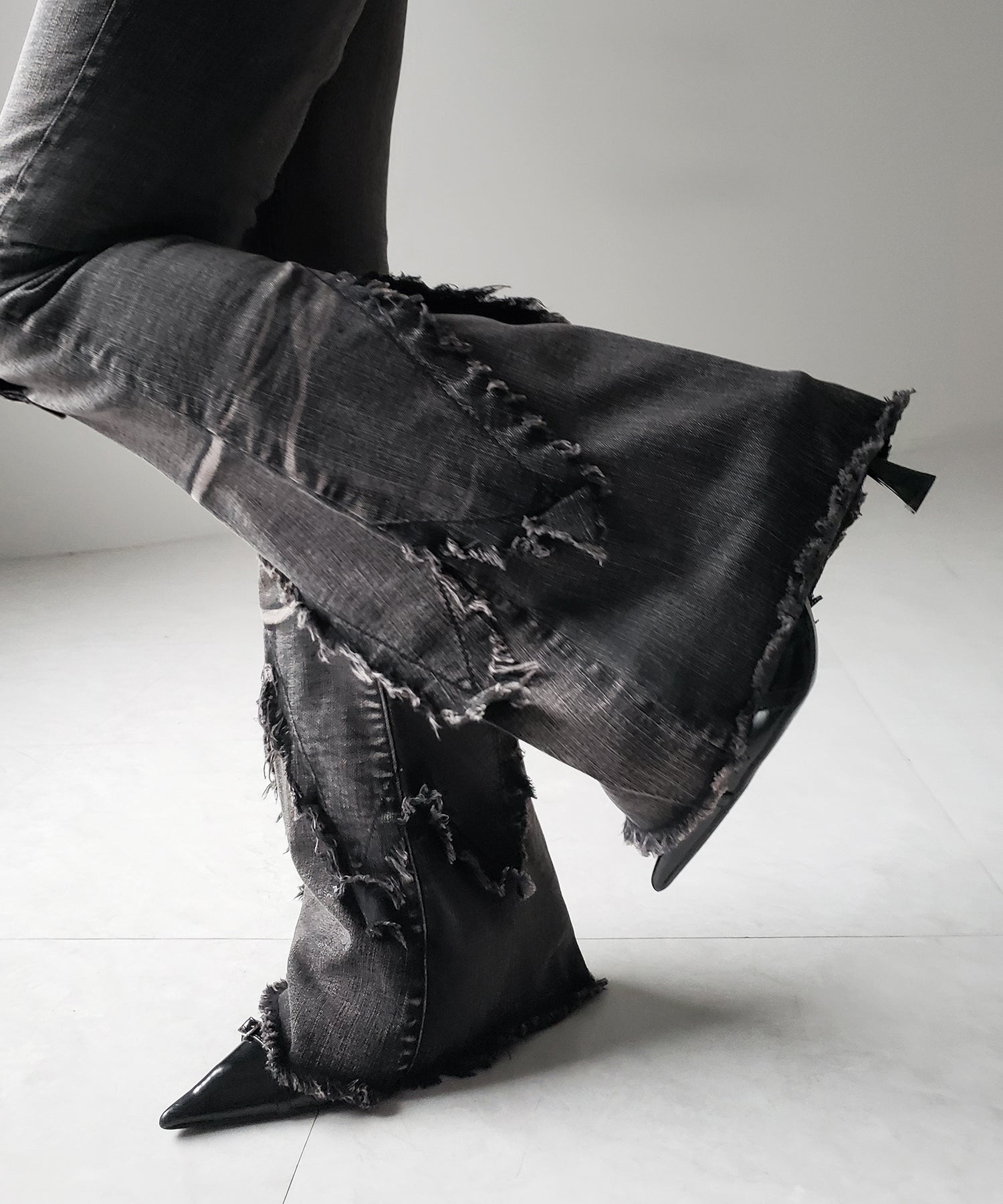 クロスデザインヴィンテージライクフリンジストレッチフレアデニム / cross design vintage-like fringe stretch flare denim