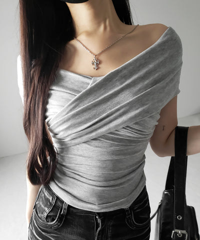 オフショルドレープクロスギャザリングTシャツ /off shoulder draped cross gatherimg T-shirt