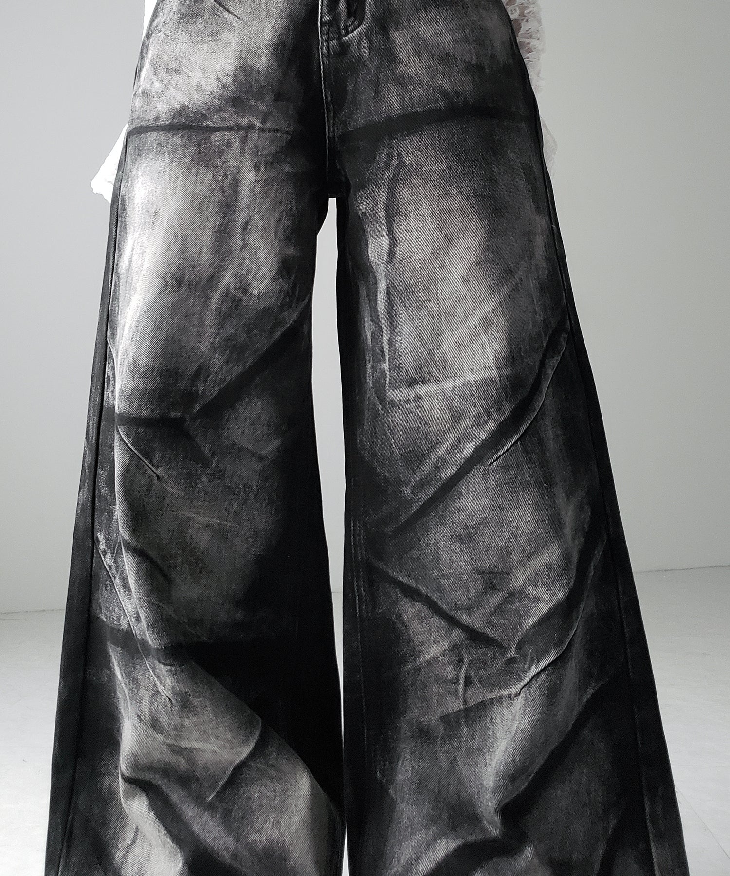 【 4size 】CRACKクラッシュヘビーブリーチブラックワイドデニム / CRACK crash heavy bleach black wide denim