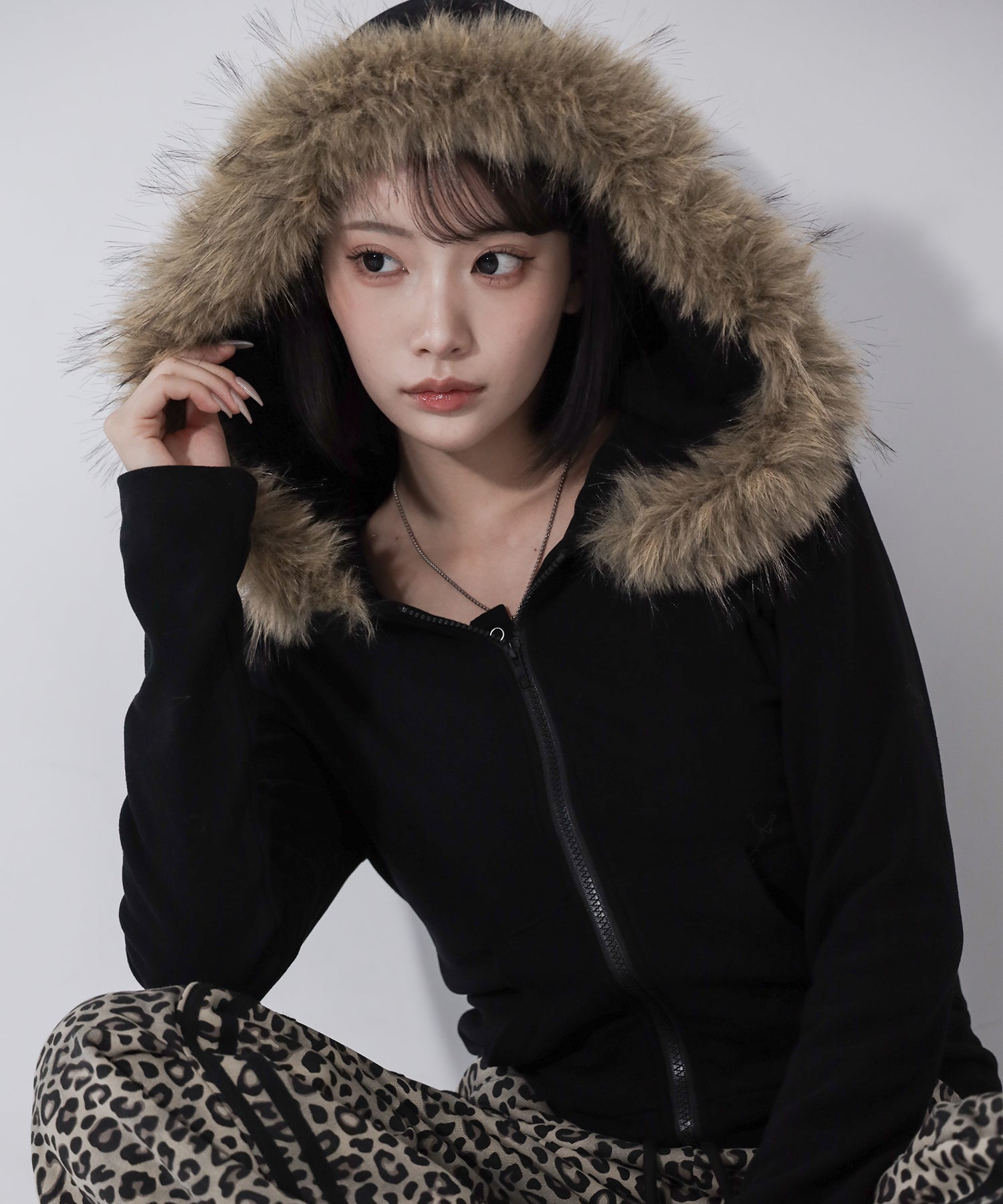 フェイクファーフーディジップアップパーカー / fake fur hooded zipup hoodie