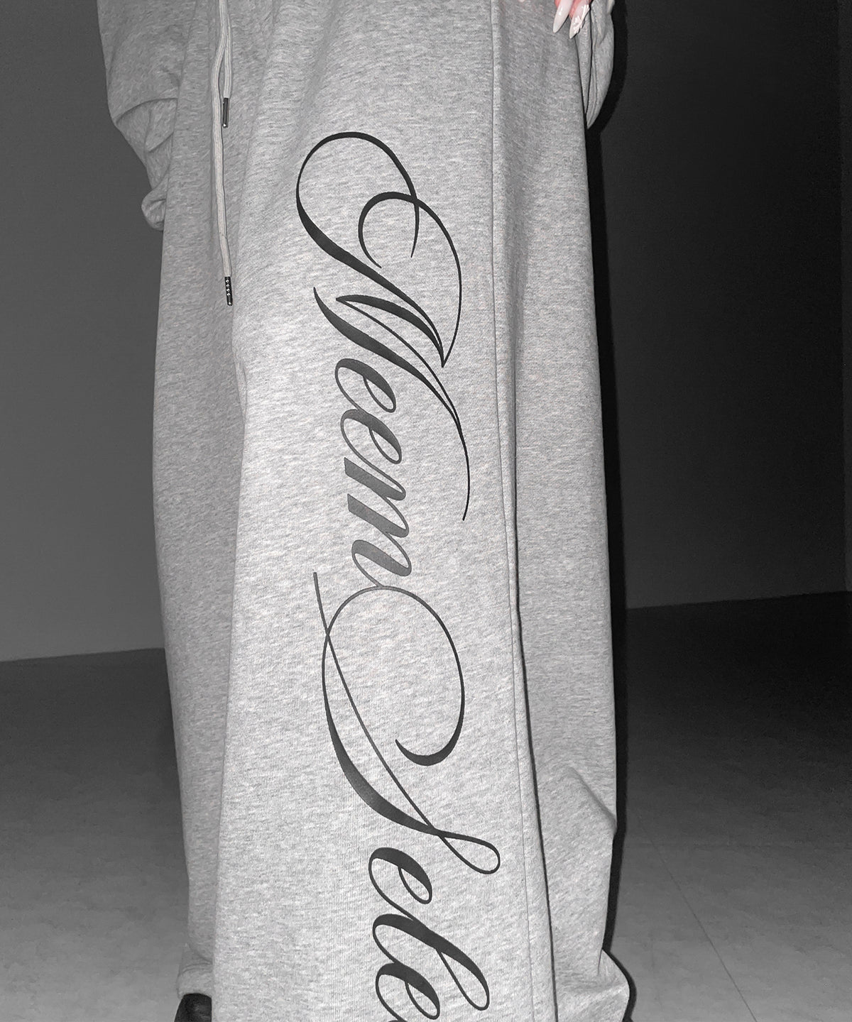 【 セットアップ可能 】レタリングロゴプリントワイドスウェットパンツ / lettering logo print wide sweat pants