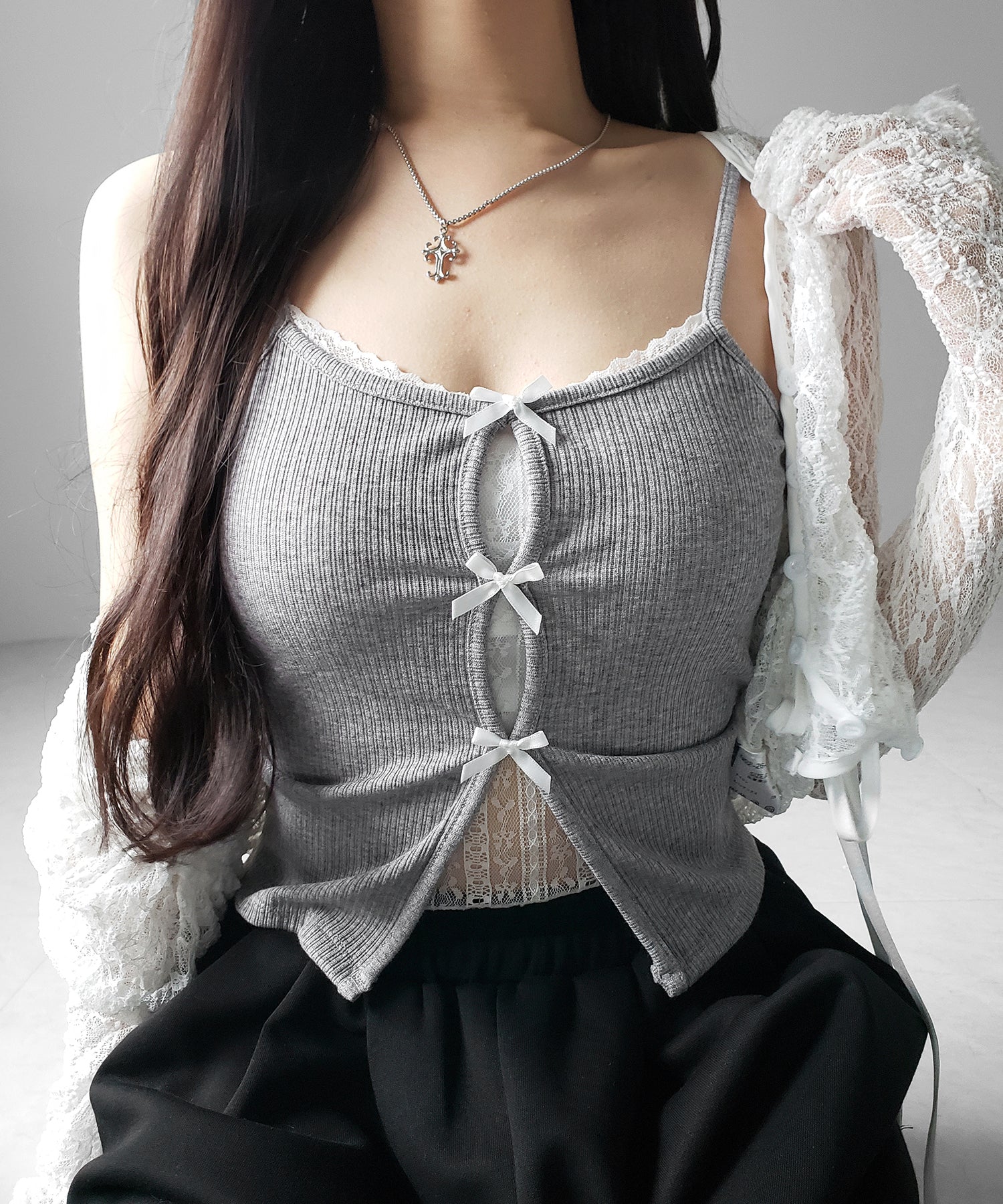 フロントリボンレースレイヤードリブキャミソール /Front ribbon lace layered ribbed camisole