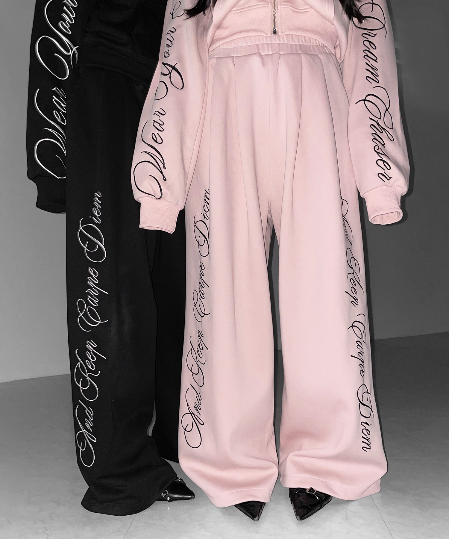 レタリングロゴ刺繍ワイドスウェットパンツ / lettering logo embroidery wide sweatpants