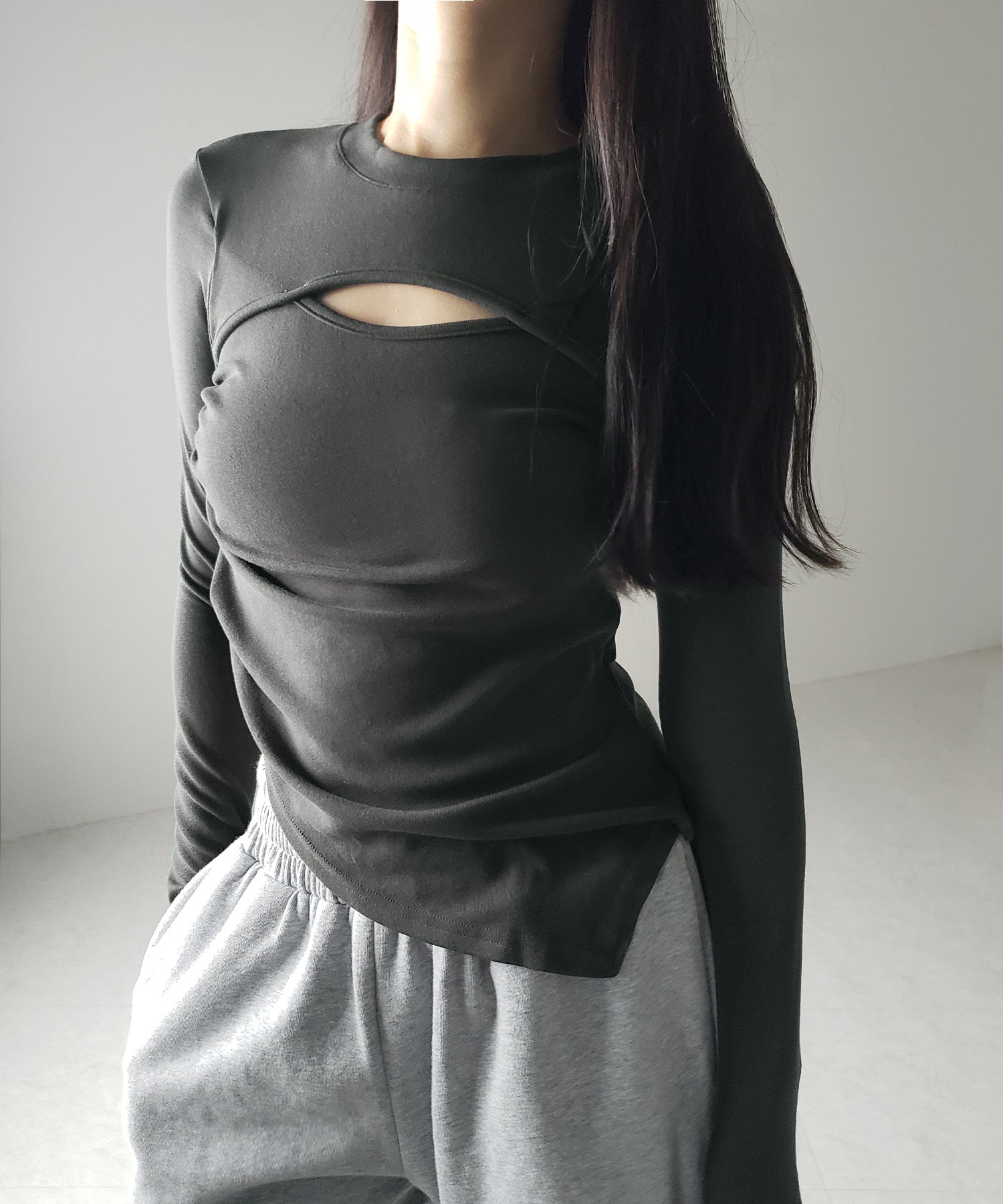 【 3color 】カットアウトサイドシャーリングアシンメトリートップス / cut-out side shirring asymmetry tops