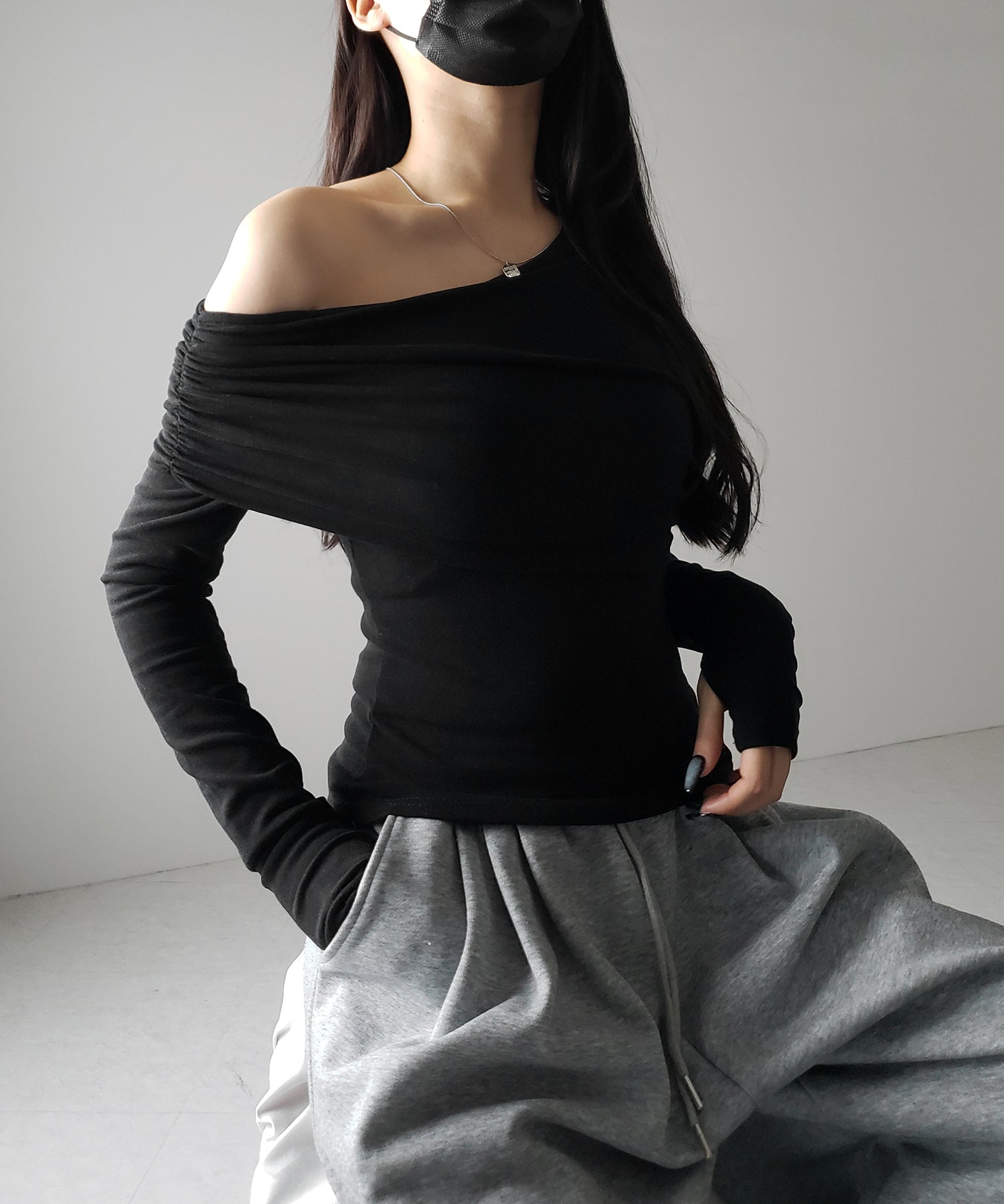 【 2color / 裏起毛 】ワンショルダードレープギャザースリムトップス / One-shoulder draped gather slim tops