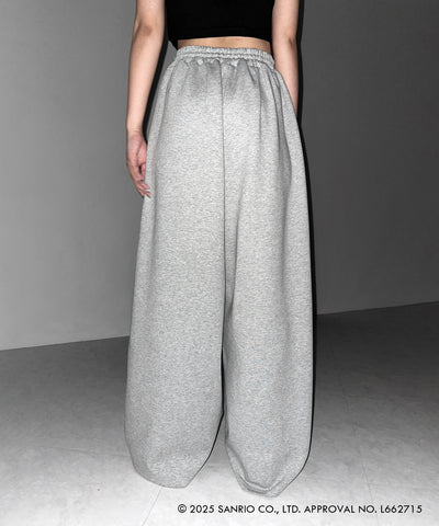 【 HELLO KITTY × me+em select 】ハローキティM LOGO ワイドスウェットパンツ / Hello Kitty M Logo wide sweatpants 【 セットアップ着用可能 】