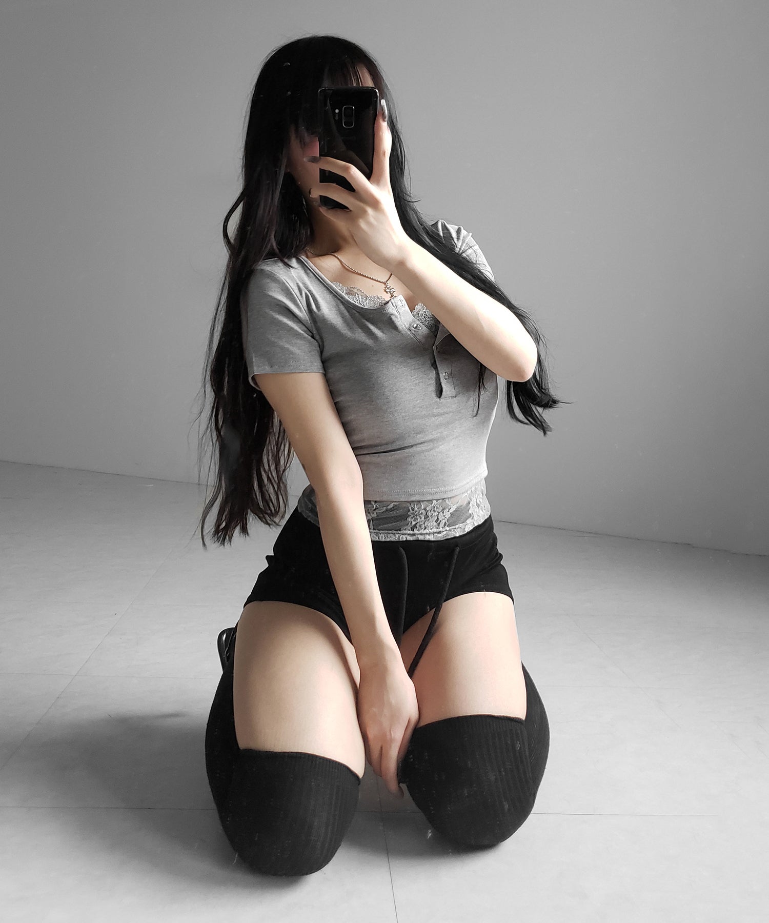 レースレイヤードヘンリーネックスクエア半袖Tシャツ / lace layered henley neck square short sleeve T-shirt