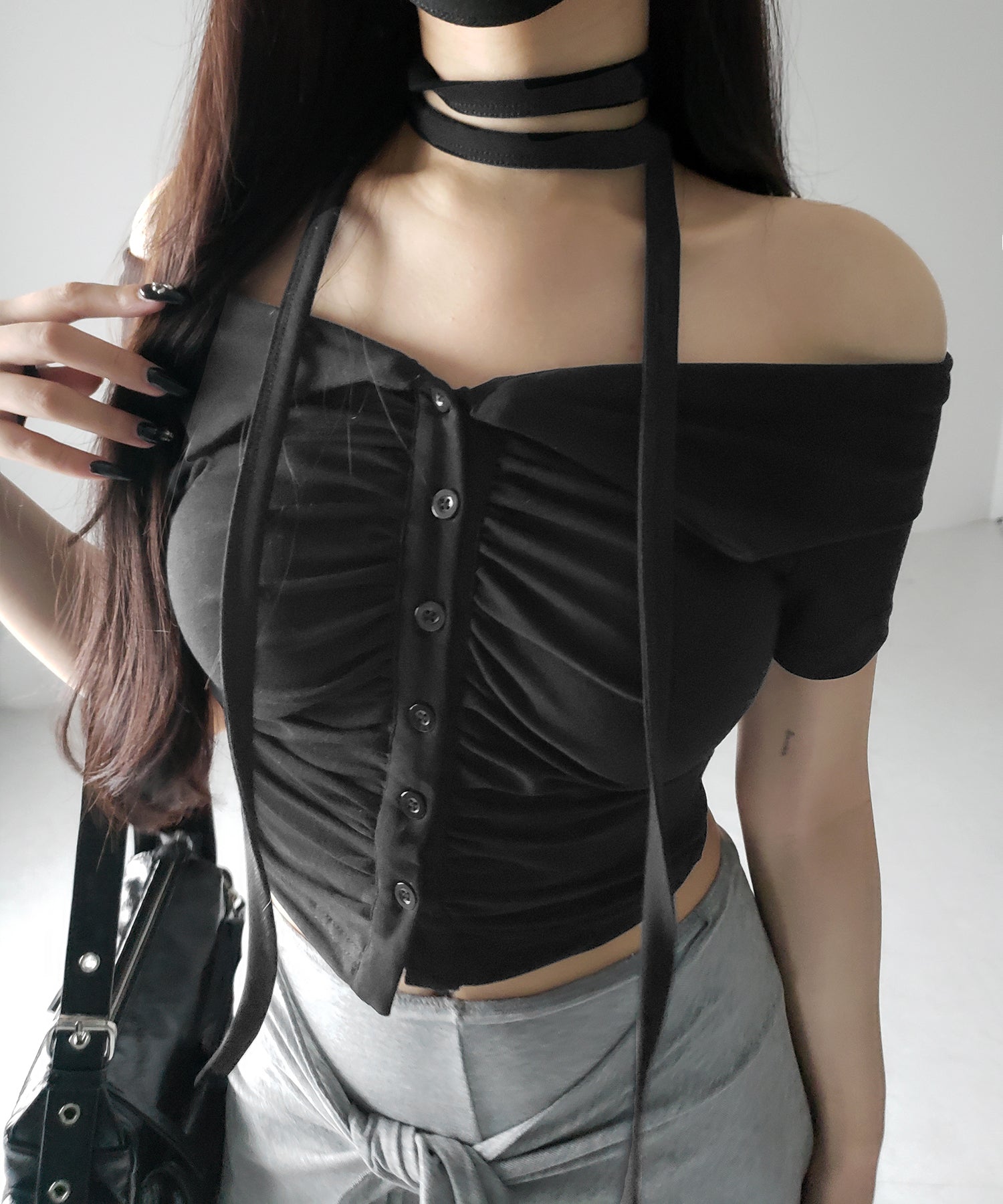チョーカーロングタイ付き オフショルダータックギャザーTシャツ / choker long tie SET offshoulder tuck gather slim T-shirt
