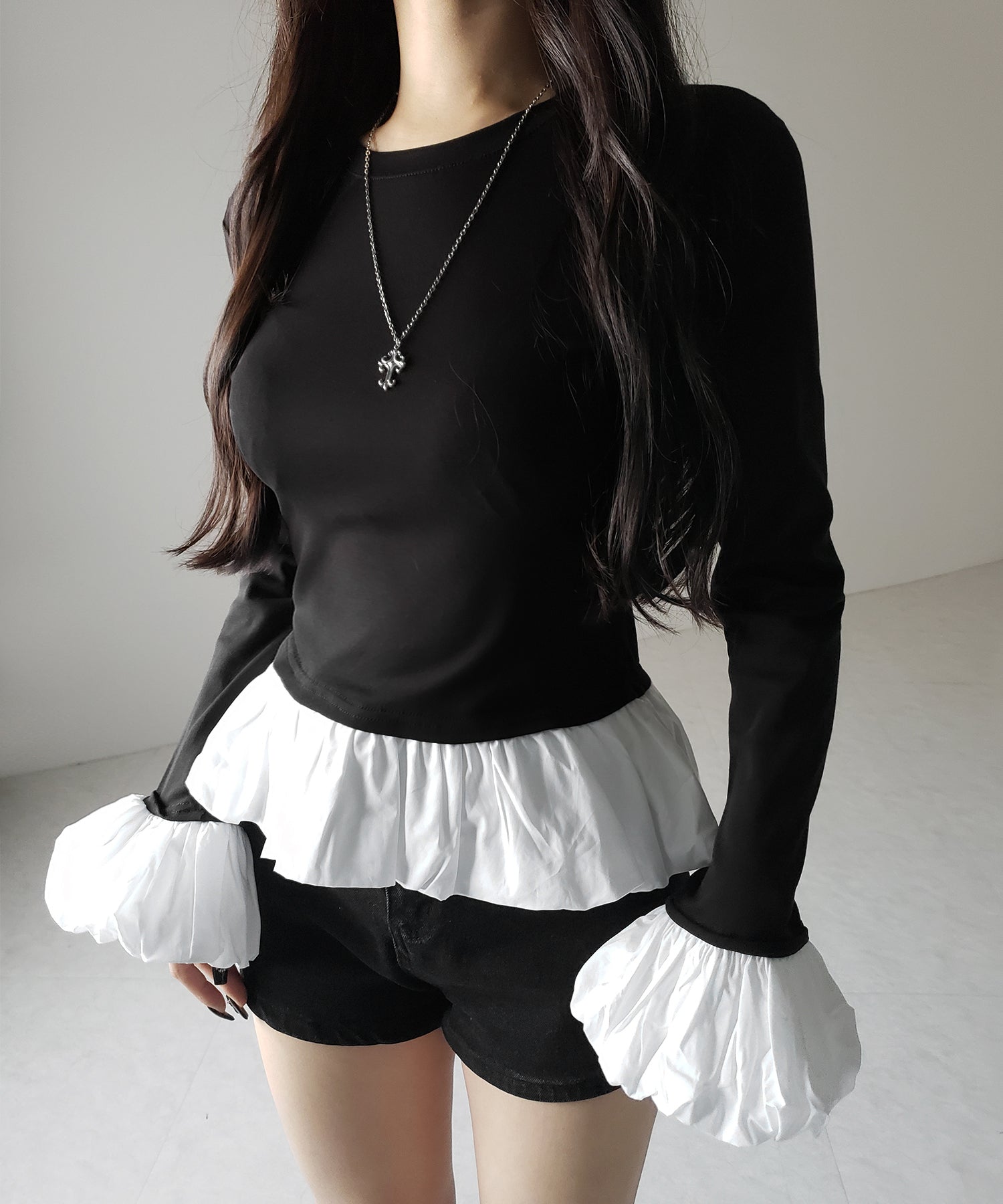 【 2color 】裾バルーンフリルカットソートップス / hem balloon frill cutsew tops