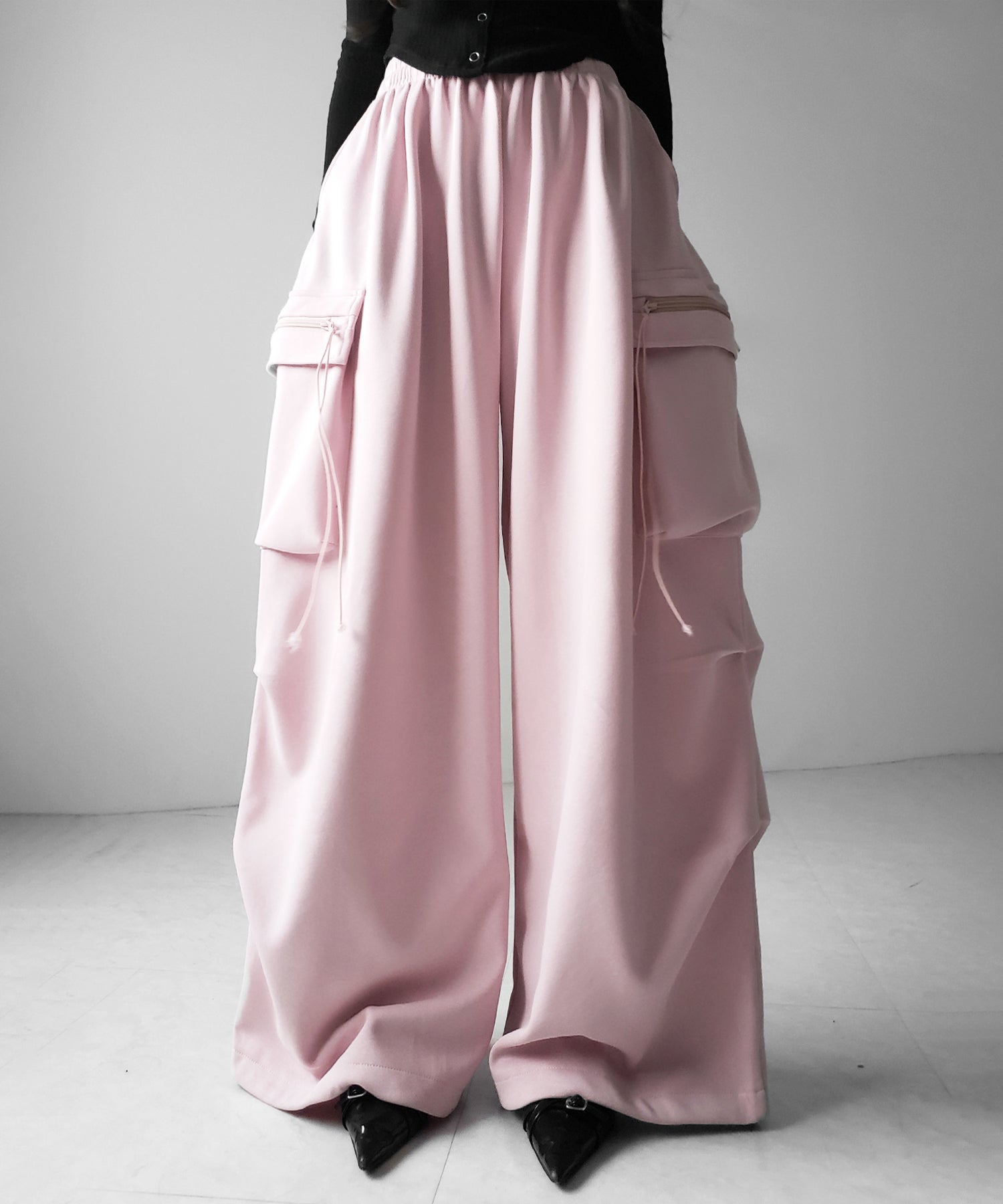 【 裾絞り可能2WAY 】ドローコードタックワイドカーゴスウェットパンツ / drawcord tuck wide cargo sweatpants