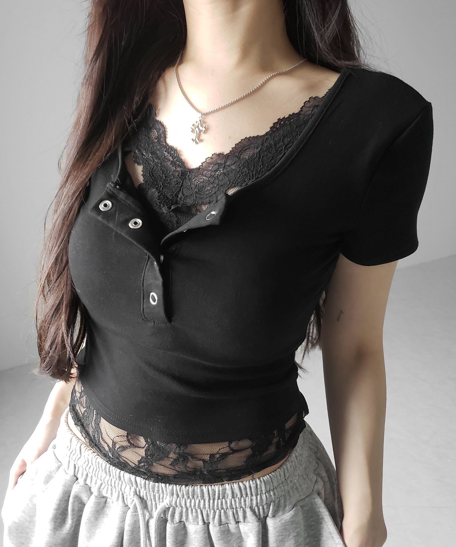 レースレイヤードヘンリーネックスクエア半袖Tシャツ / lace layered henley neck square short sleeve T-shirt