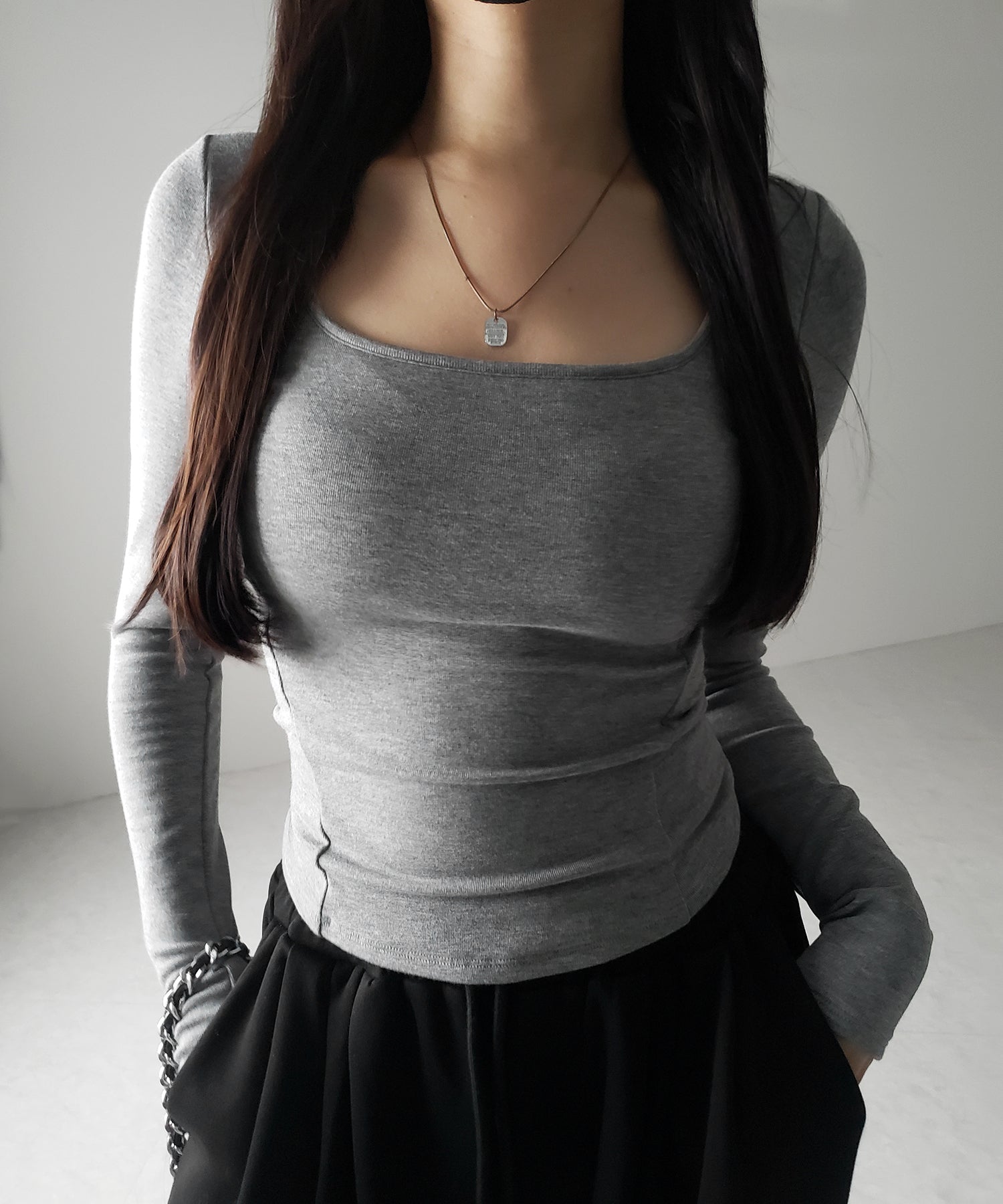 【 裏起毛 / カップ付き 】スクエアネックスリムカットソートップス