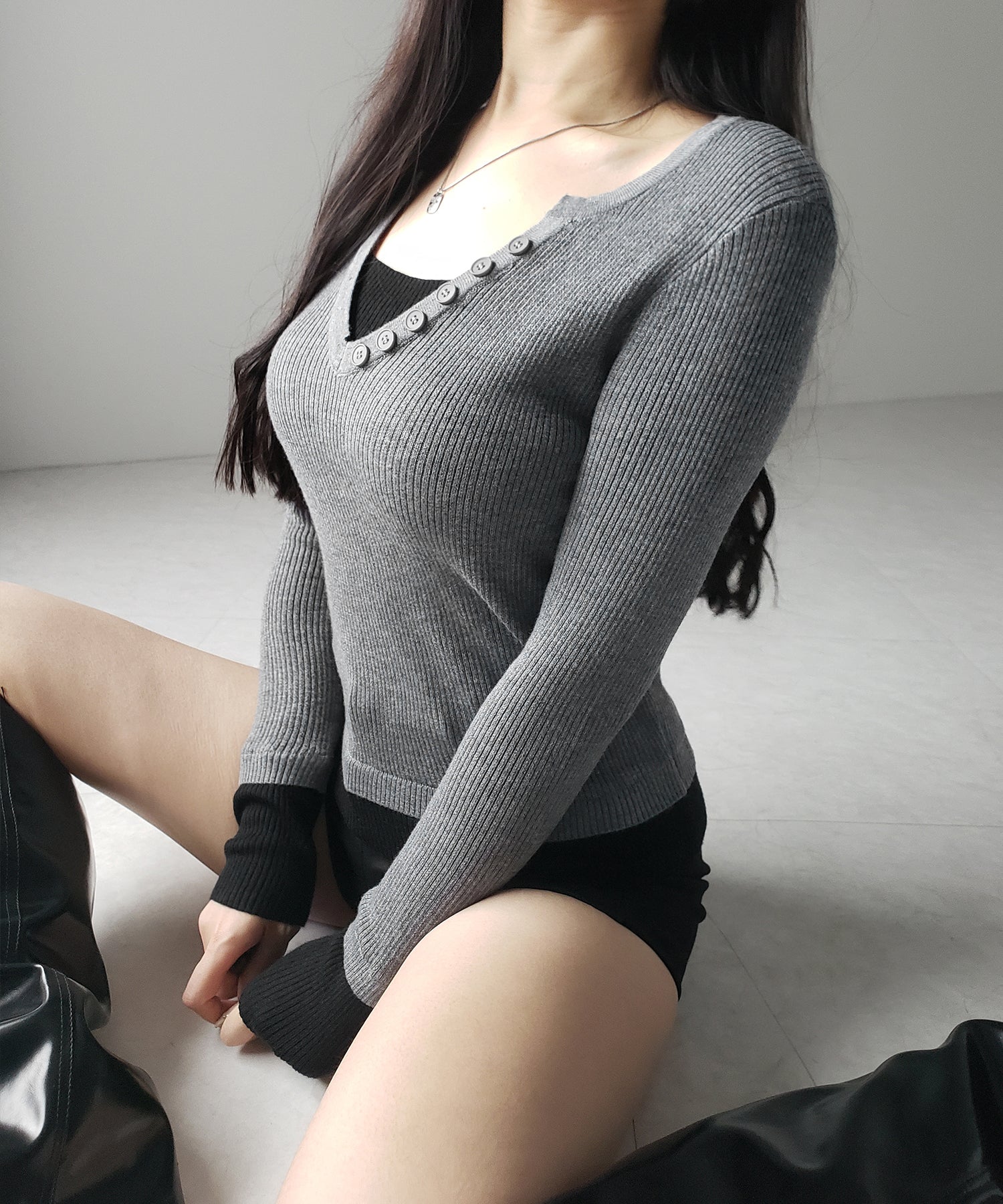 フェイクレイヤードスリムリブニットトップス / Fake layered slim rib knit tops