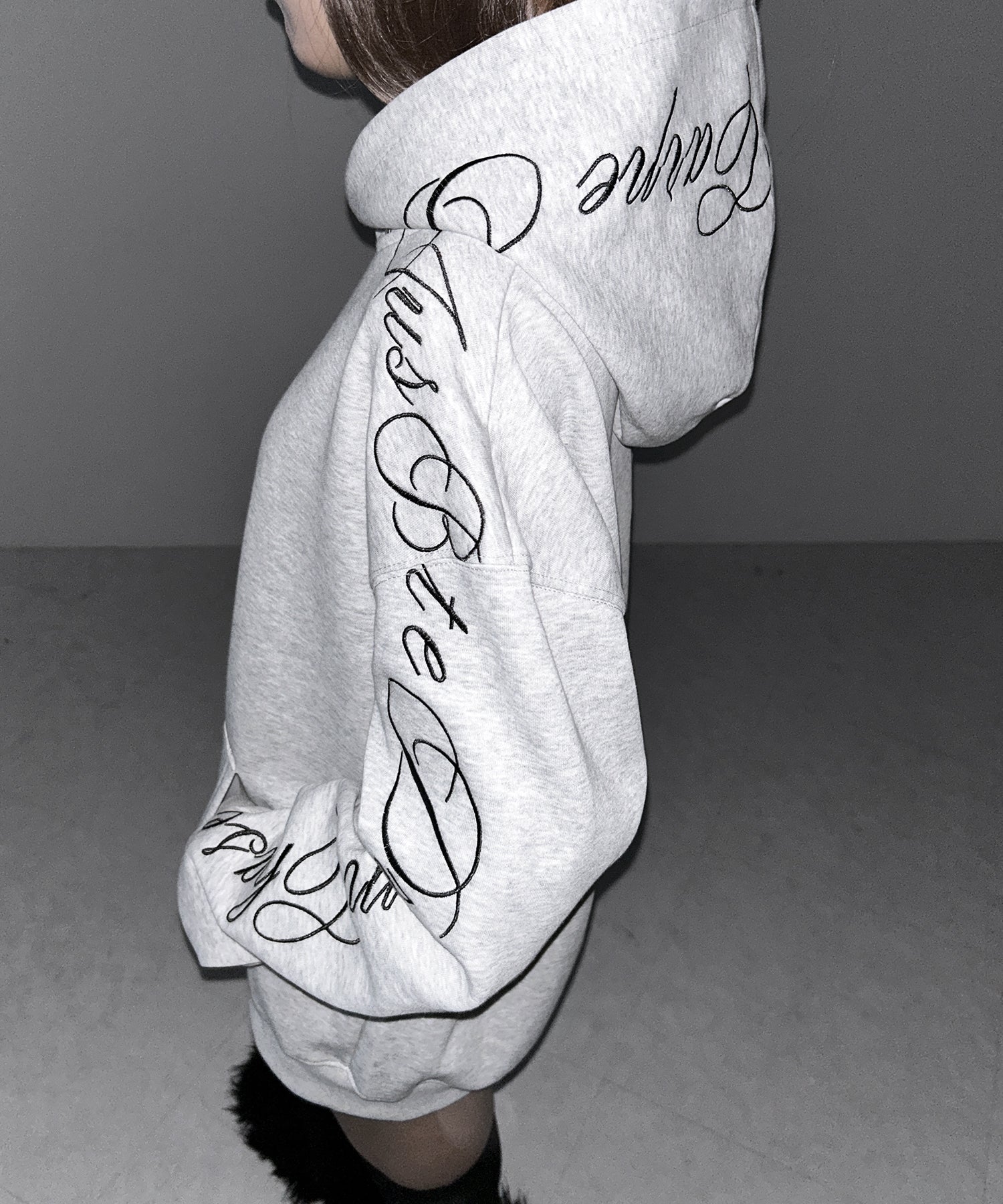レタリングロゴ刺繍オーバースウェットパーカー /lettering logo embroidery over sweat hoodie