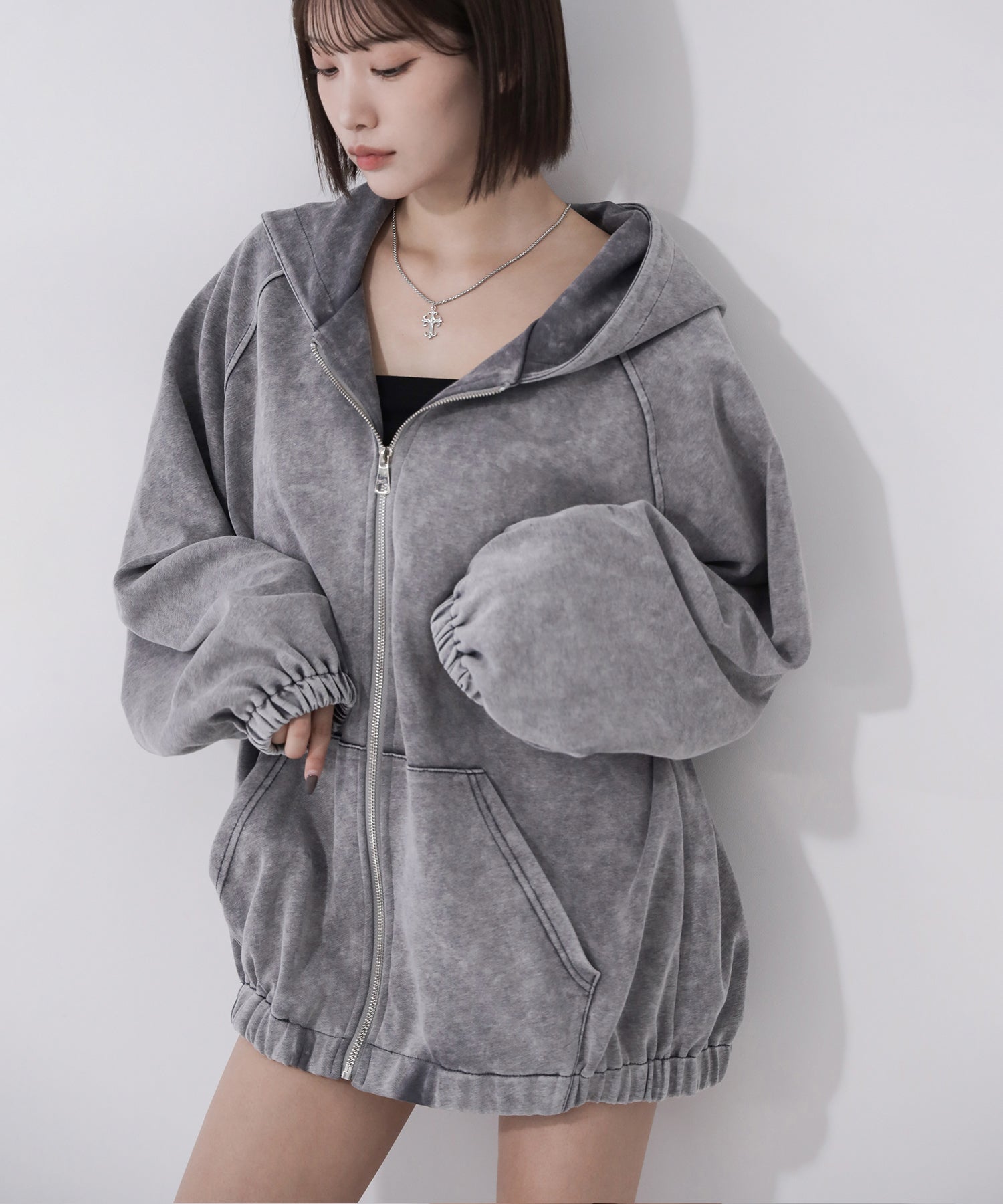 ピグメントヴィンテージ加工ジップアップパーカー / Pigment vintage zip-up hoodie