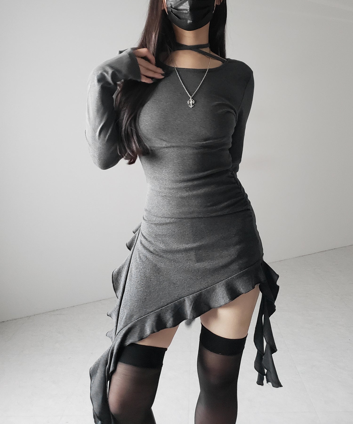 【 3color 】クロスチョーカーアシンメトリーラッフルフリルトップス / cross choker asymmetry ruffle frill tops