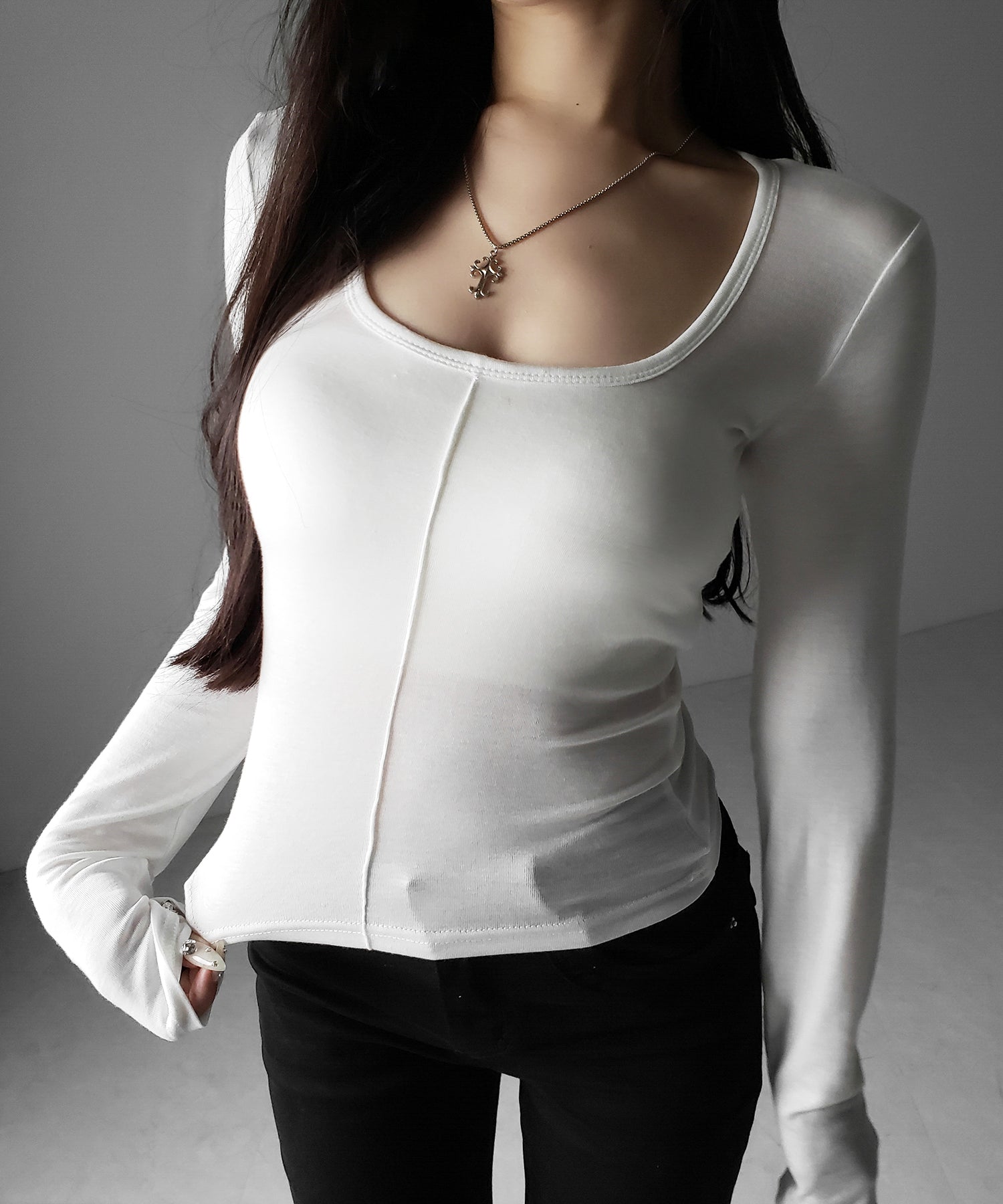 オープンネックタイトフィットルーズドレープ長袖Tシャツ / open neck tight fit loose drape long sleeve T-shirts