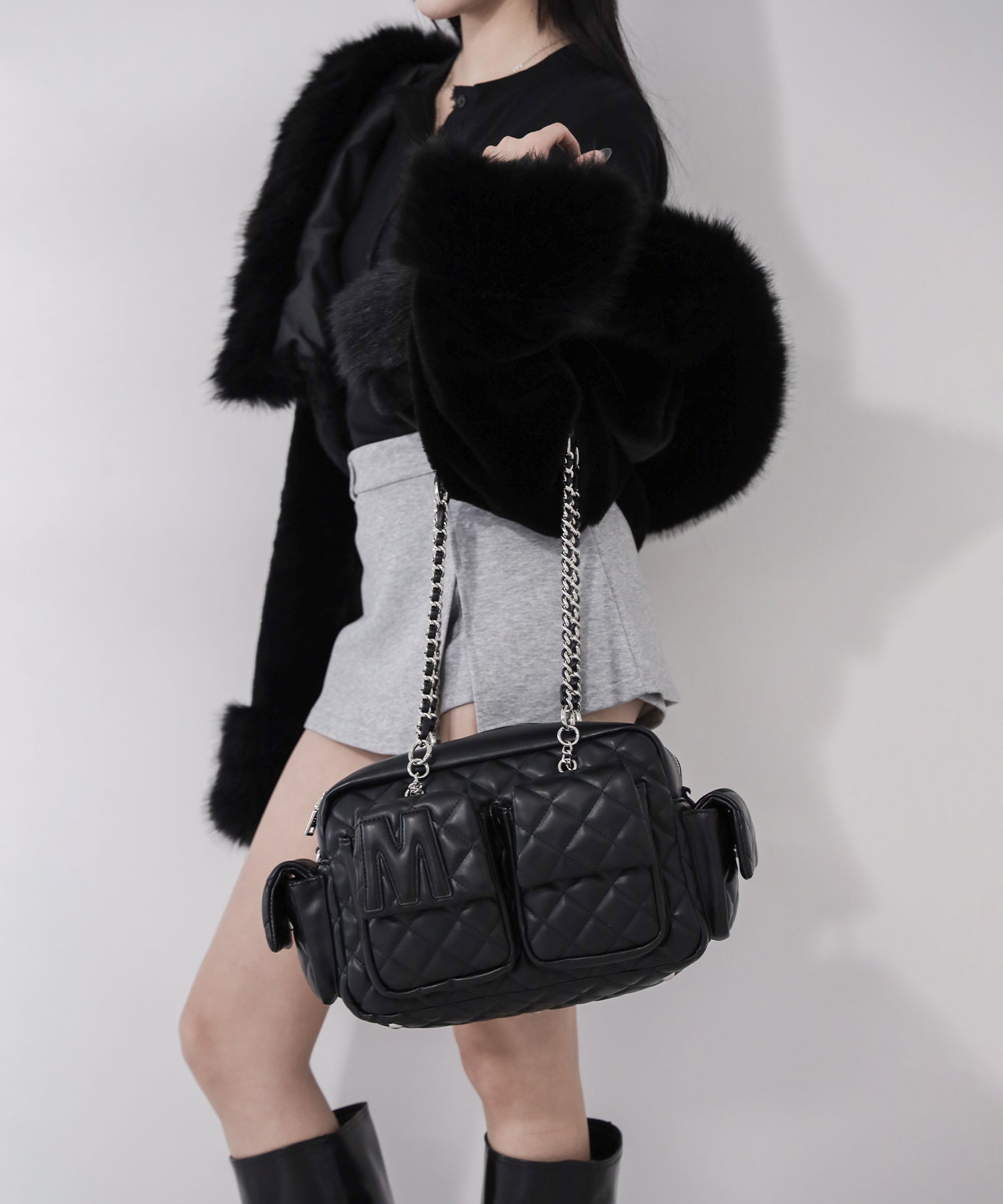 【 2WAY 】Mロゴフェイクレザーキルティングチェーンショルダーバッグ / M logo fake leather quilting chain shoulder bag