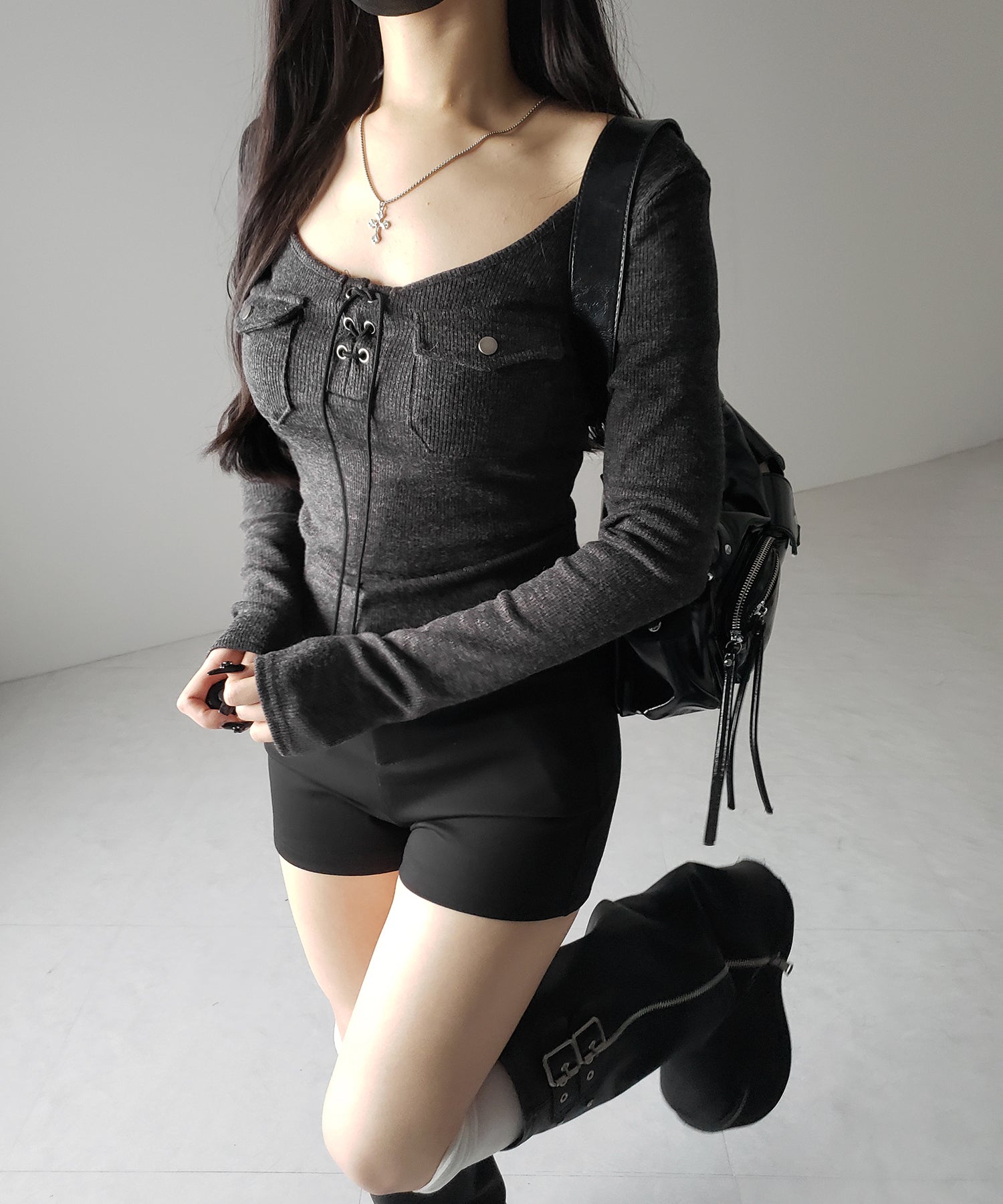 レースアップアウトポケットスリムリブトップス / lace up out pocket slim ribbed tops