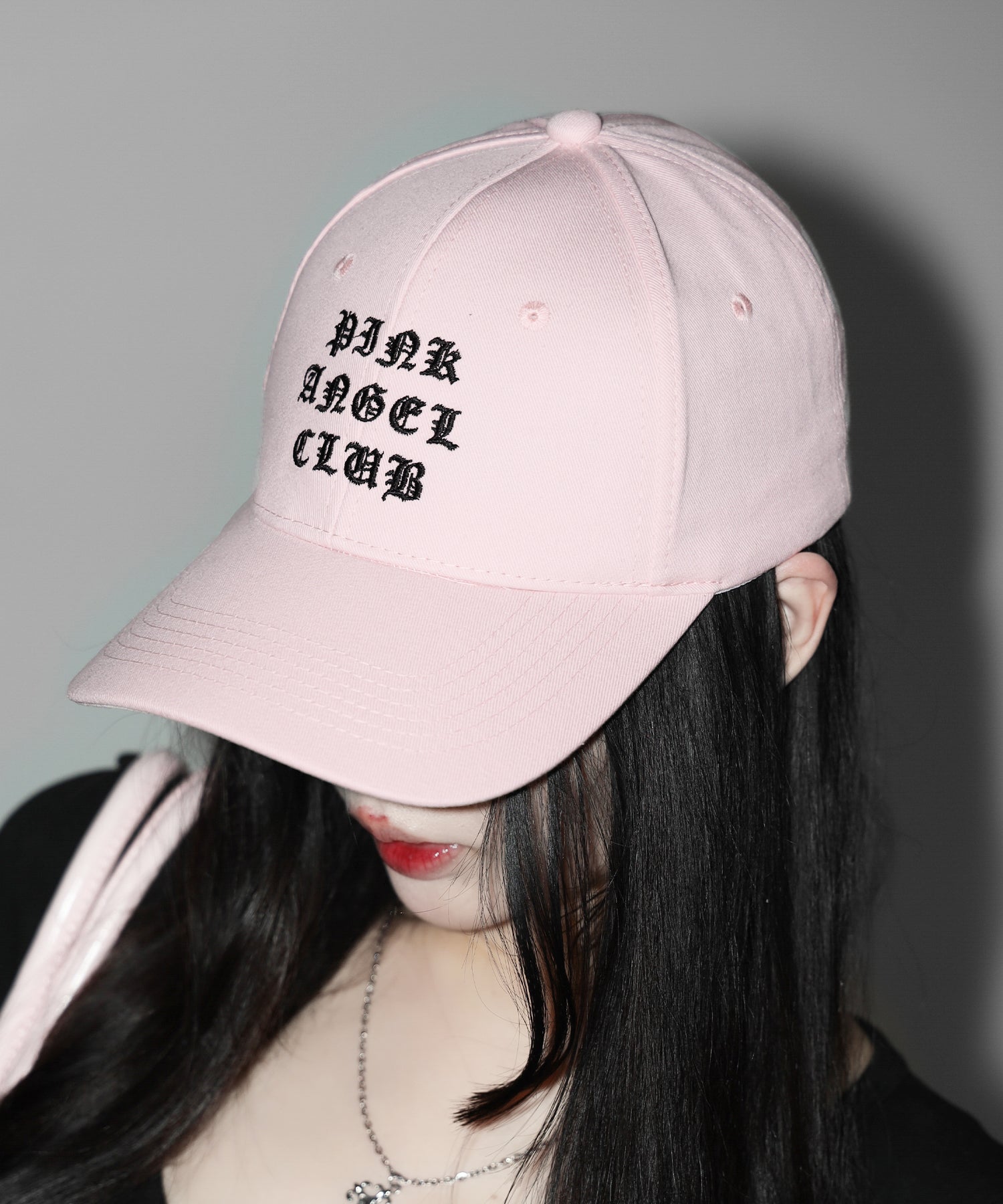 【 PINK ANGEL CLUB 】 GRUNGE LOGO embroidery CAP / グランジロゴ刺繍キャップ