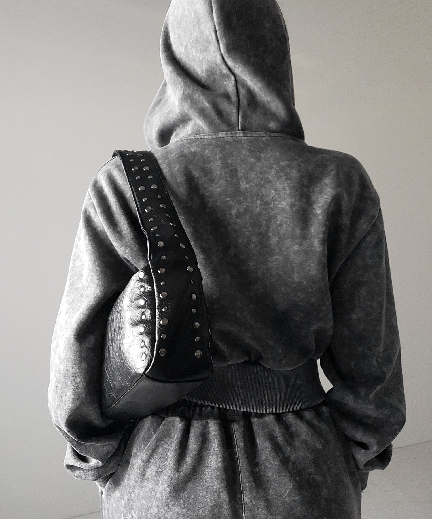 スタッズデザインスクエアショルダーバッグ / stud design square shoulder bag