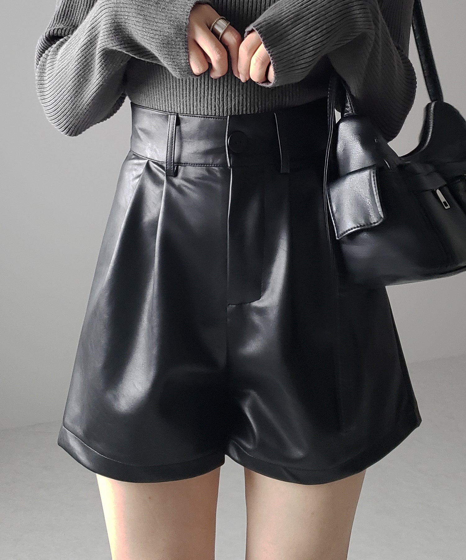 【 3color / 5size 】太ベルトハイウエストタックレザーショートパンツ