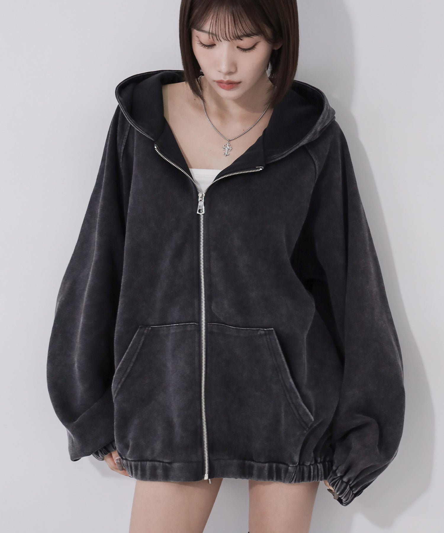 ピグメントヴィンテージ加工ジップアップパーカー / Pigment vintage zip-up hoodie