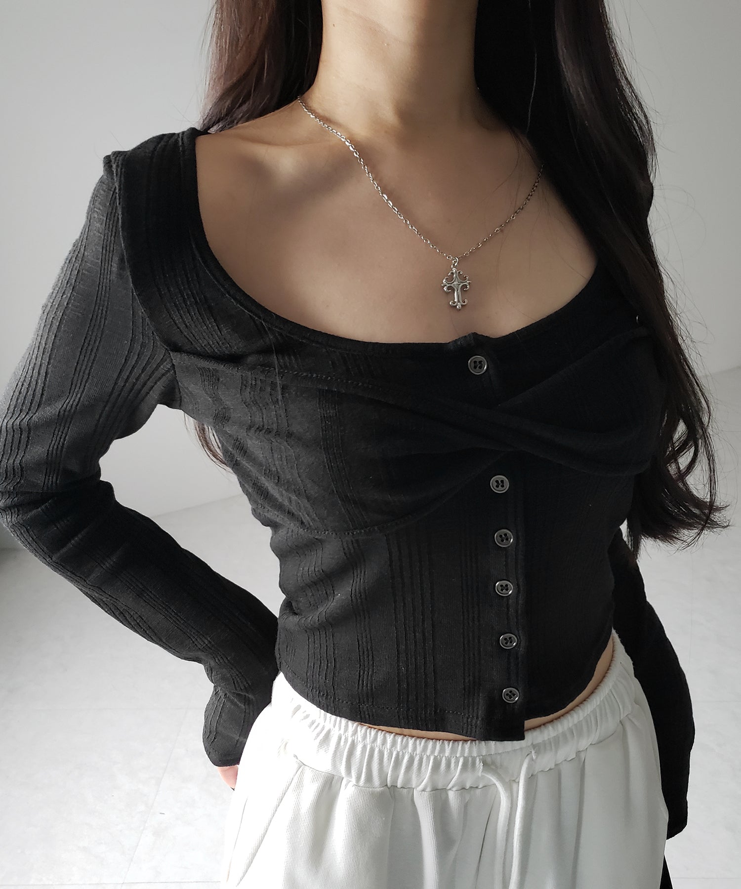 【 3color 】フロントボタンオープンネックリブカットソートップス / front button open neck ribbed cutsew tops