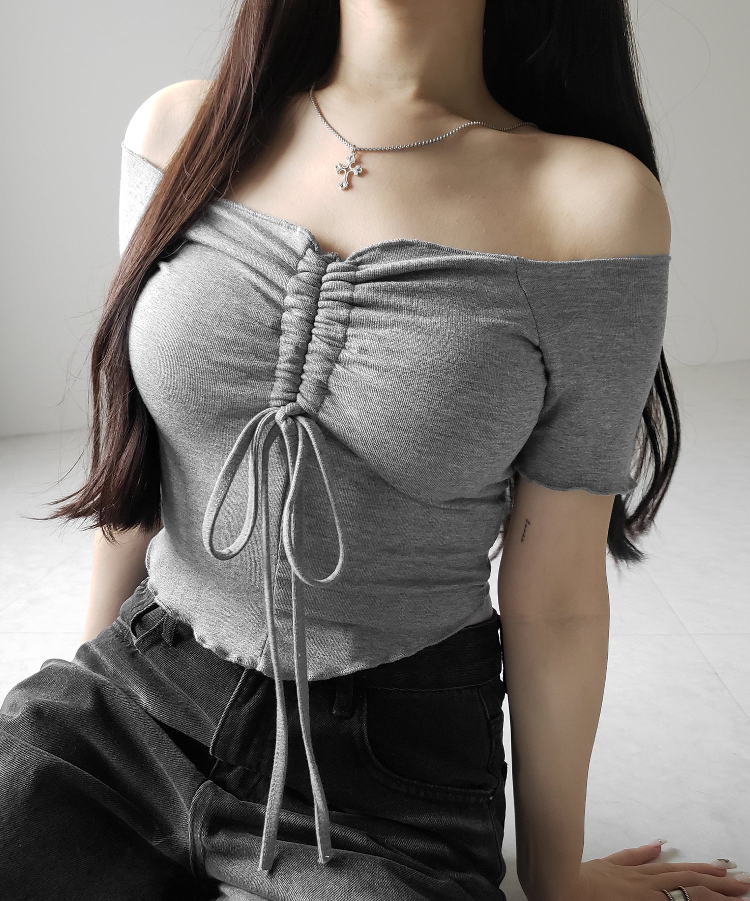 【 3color 】シャーリングリボンオフショルメローTシャツ / shirring ribbon off-shoulder mellow T-shirt