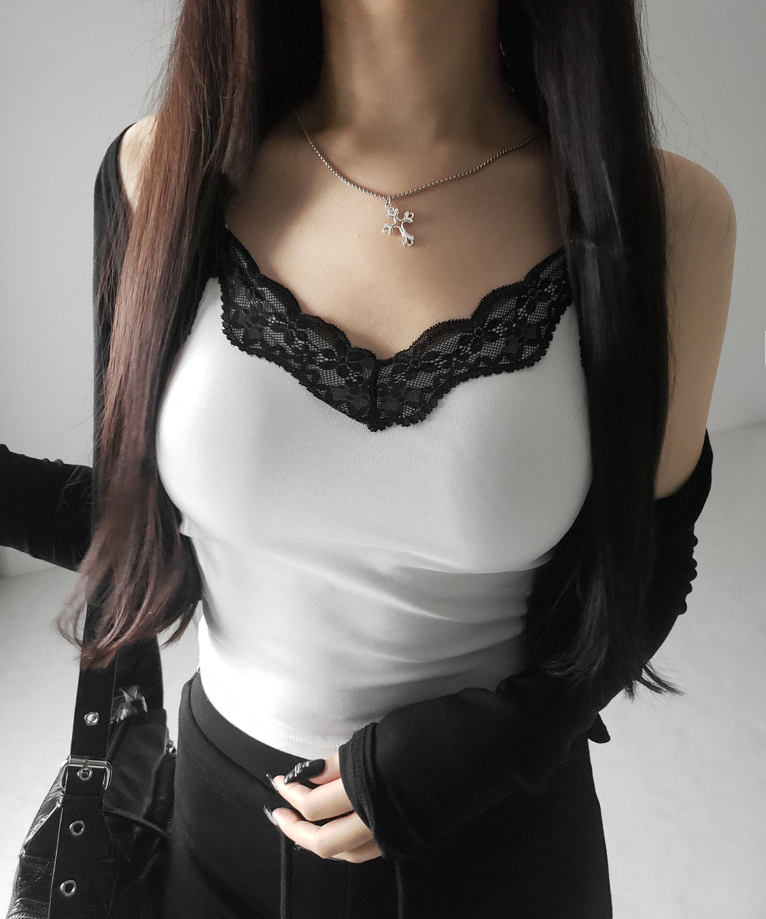 【 新色ピンク追加!カップ付き 】配色レースクロップドリブキャミソール / bicolor lace cropped rib camisole