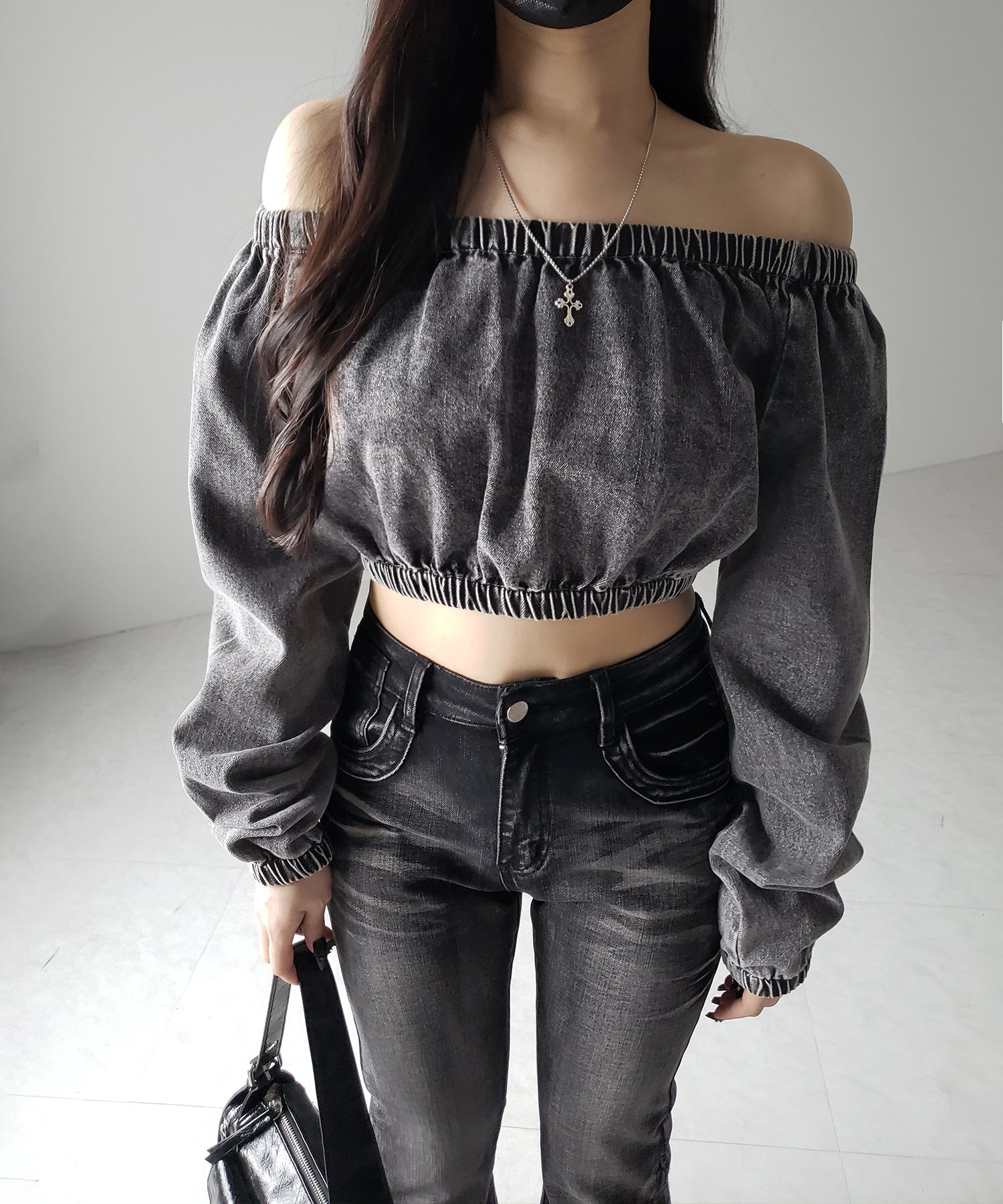 【 2color 】ヴィンテージデニムギャザーオフショルトップス / vintage denim gathered off shoulder tops