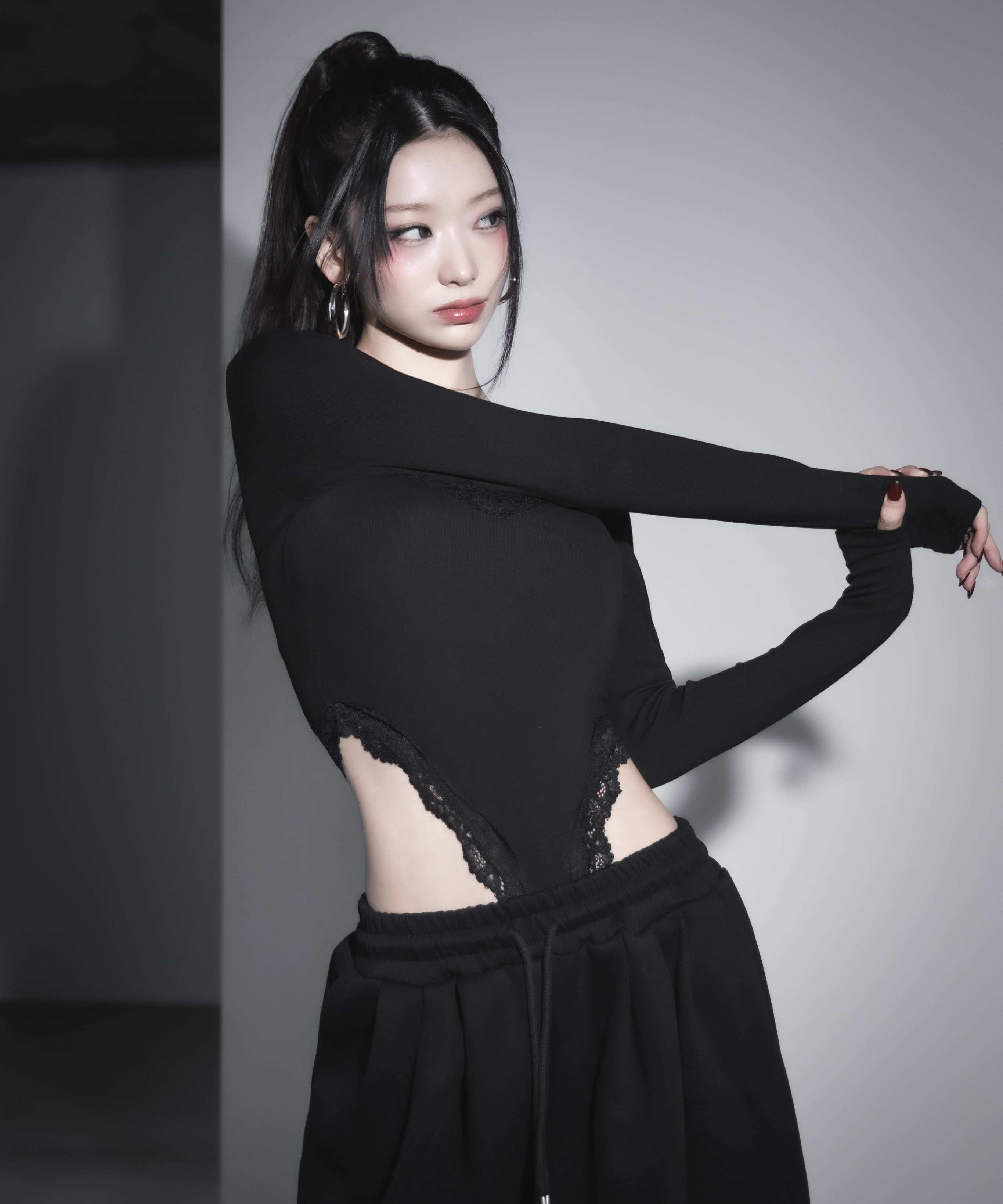 【 2color 】カットアウトレースポイントボディスーツトップス /cutout lace point bodysuit tops