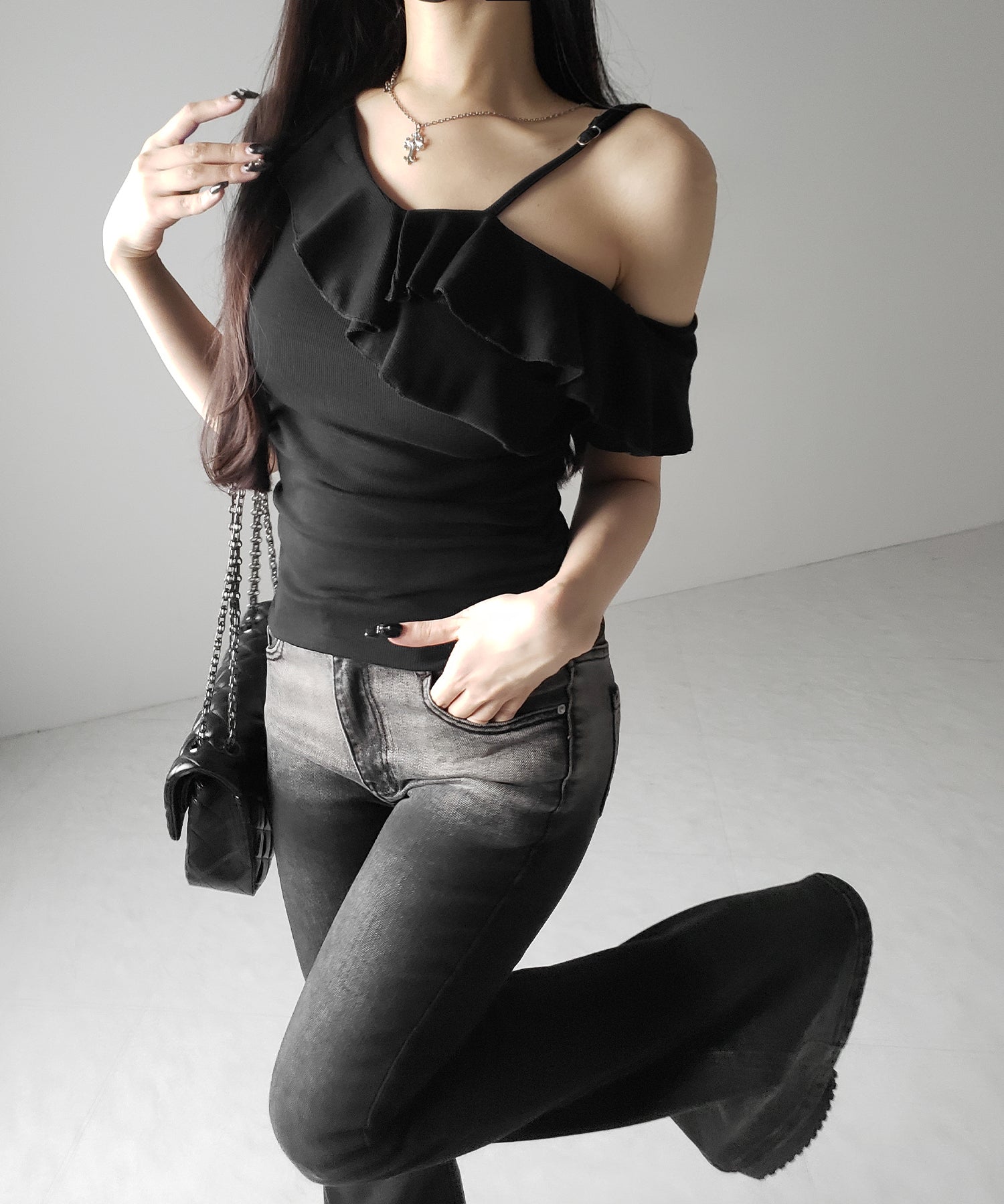 ワンショルストラップフリルリブTシャツ / one shoulder strap frill ribbed T-shirt