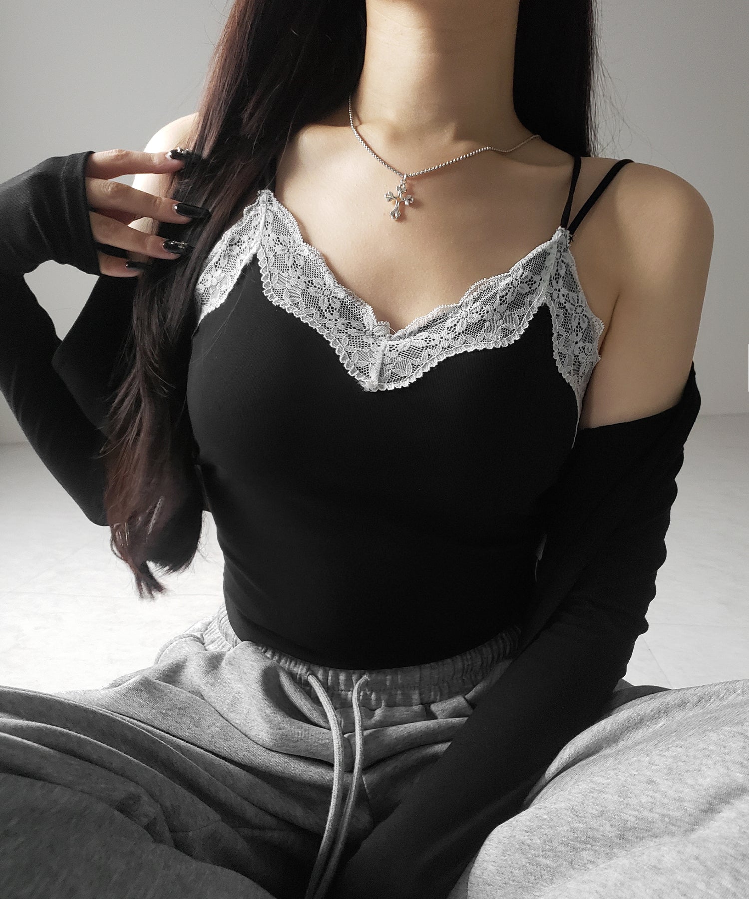 【 カップ付き 】配色レースクロップドリブキャミソール / bicolor lace cropped rib camisole