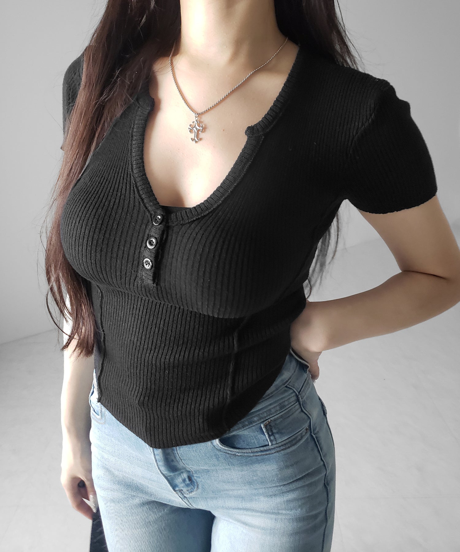 ヘンリーネックタイトフィット半袖リブニットトップス / Henley neck tight fit short sleeve rib knit tops