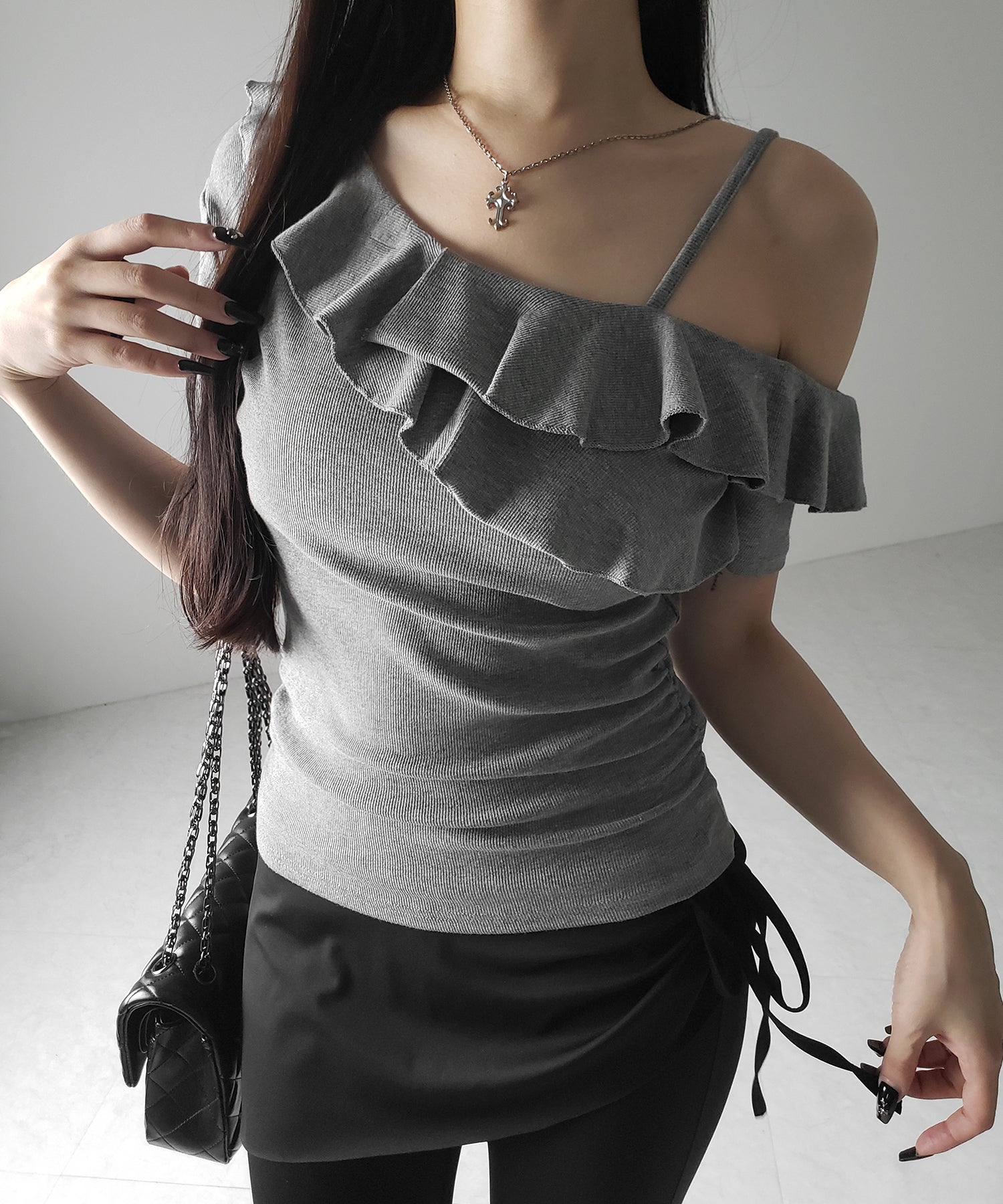 ワンショルストラップフリルリブTシャツ / one shoulder strap frill ribbed T-shirt