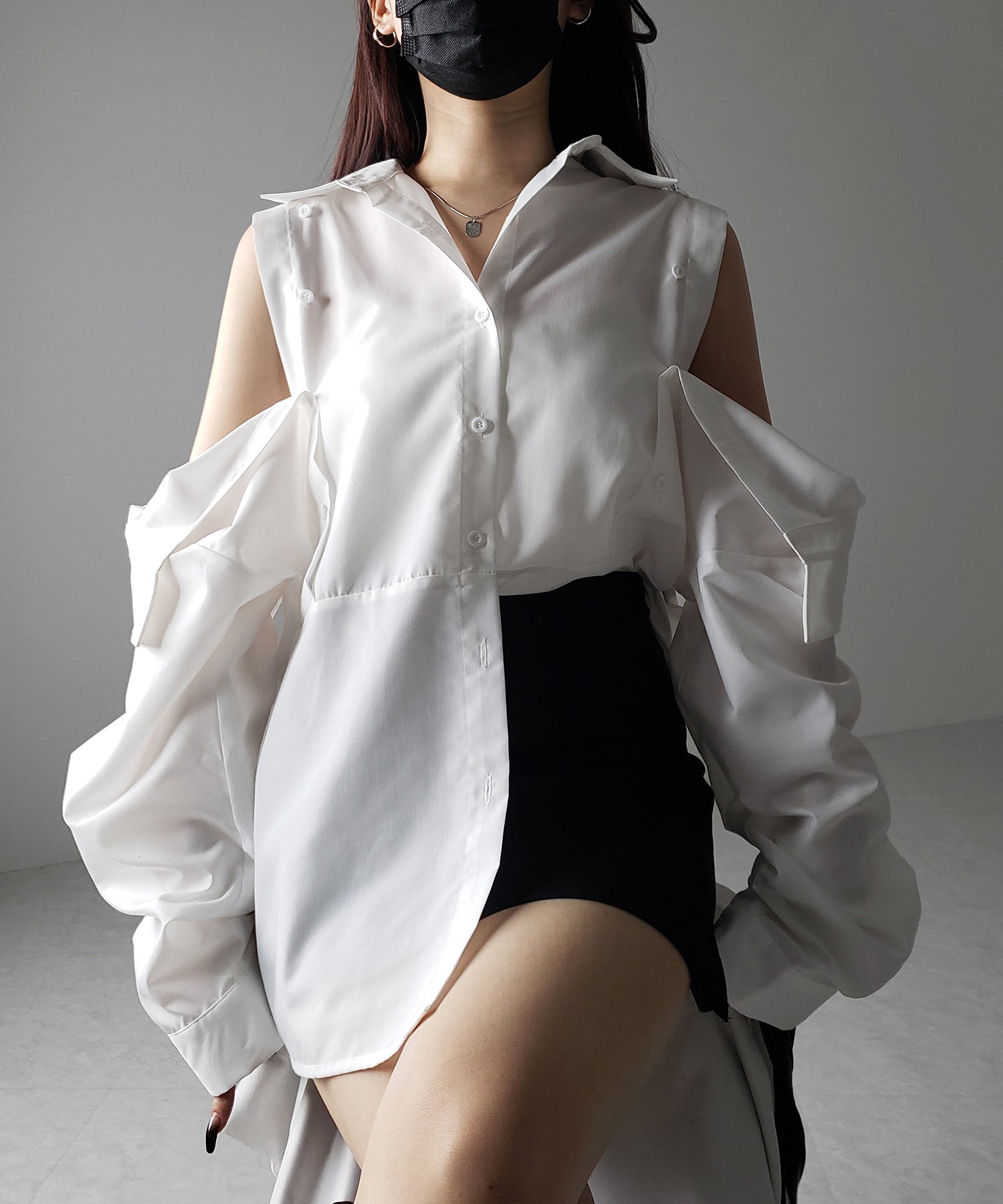 【 3color 】オープンショルダーカットアウトビッグシャツ / open shoulder cutout big shirt