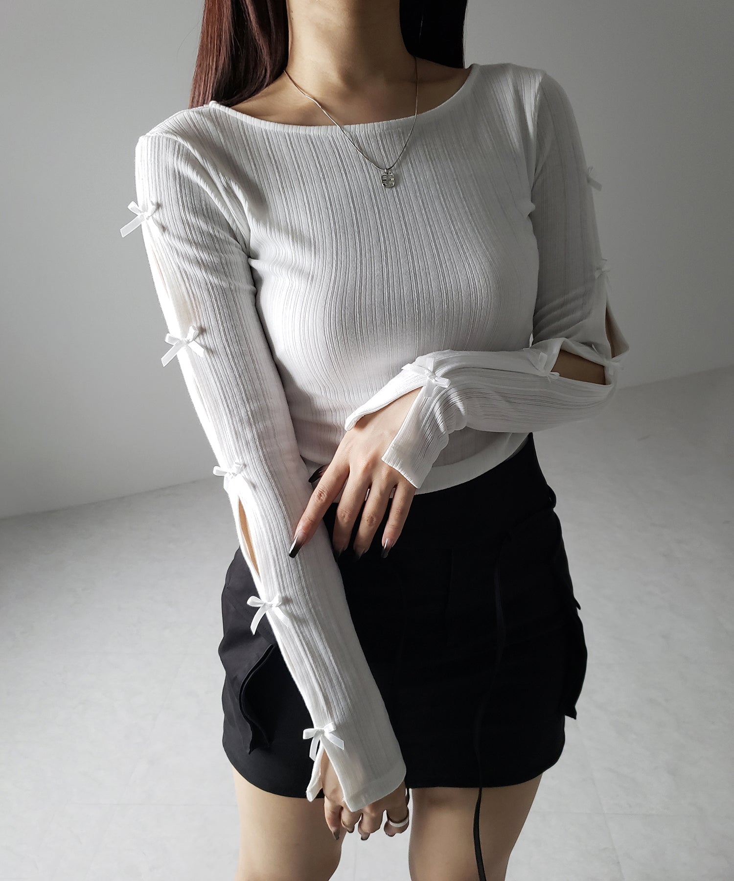 【 2color 】ミニリボンカットアウト長袖カットソートップス