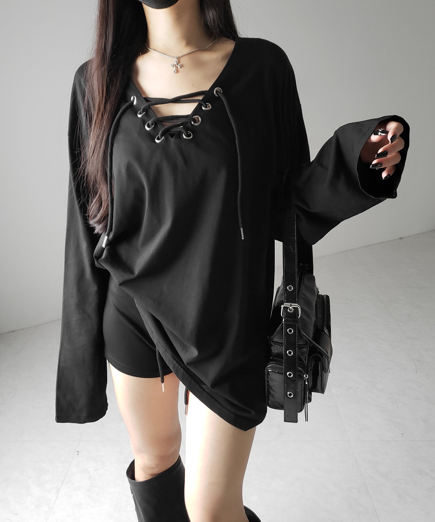 レースアップルーズシルエット長袖ビッグTシャツ / laceup loose silhouette long sleeve big T-shirt