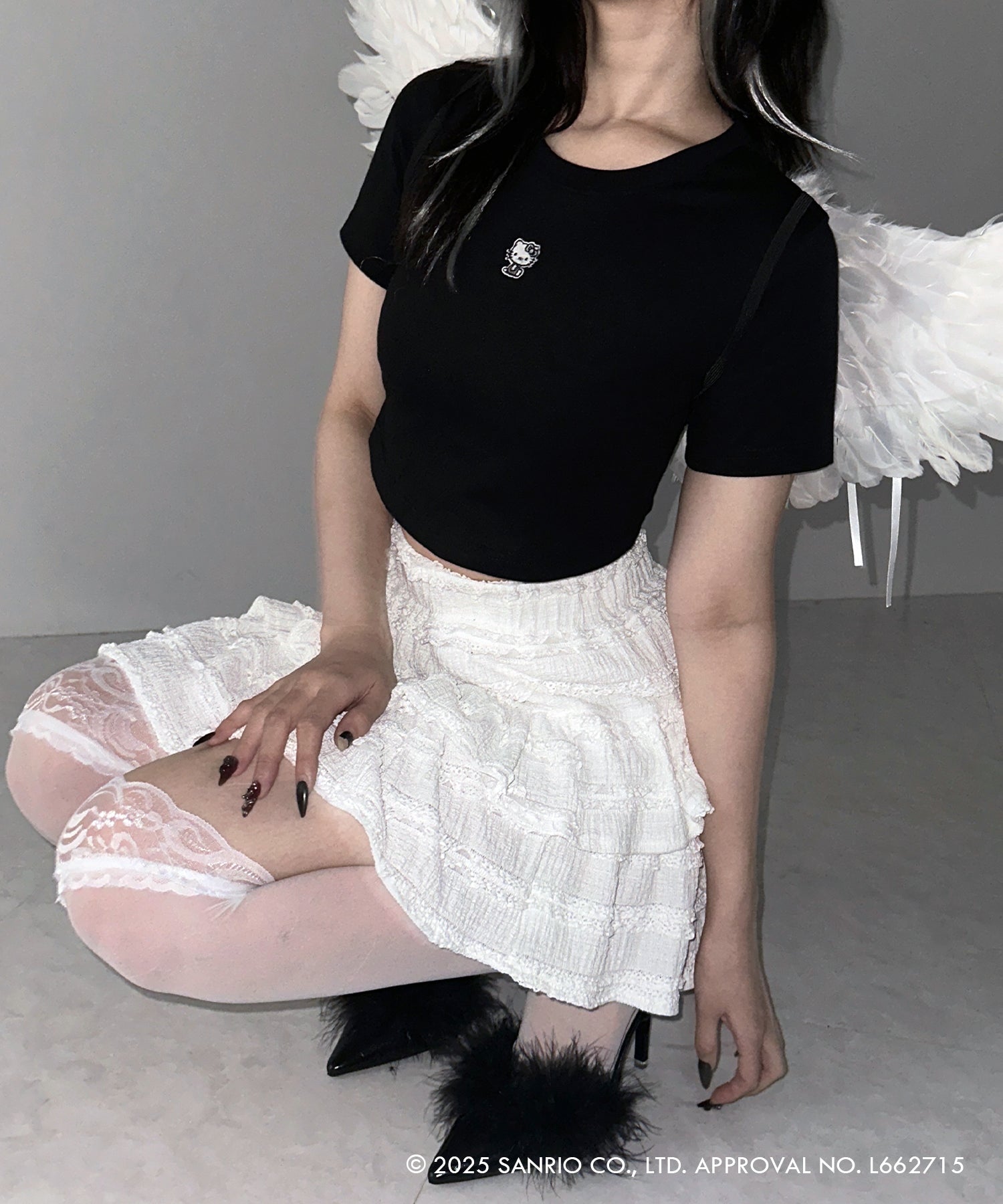 【 HELLO KITTY × me+em select 】ハローキティミニ刺繍チビTシャツ / Hello Kitty mini embroidery chibi T-shirt 【セットアップ着用可能 】
