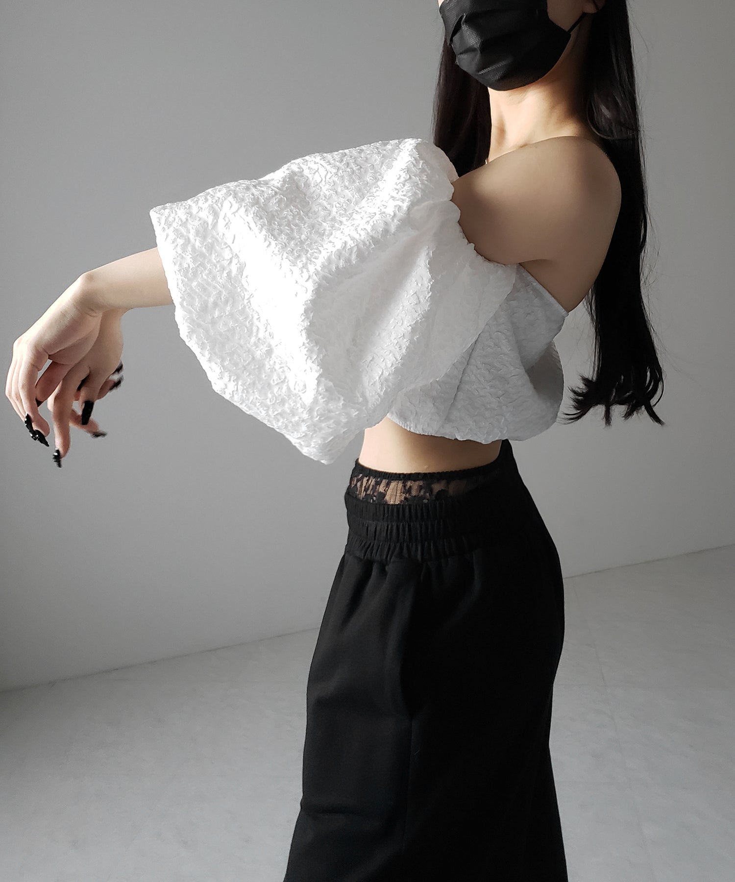 【 2color 】オフショルダーボリュームパフショートブラウス / off shoulder volume puff short blouse
