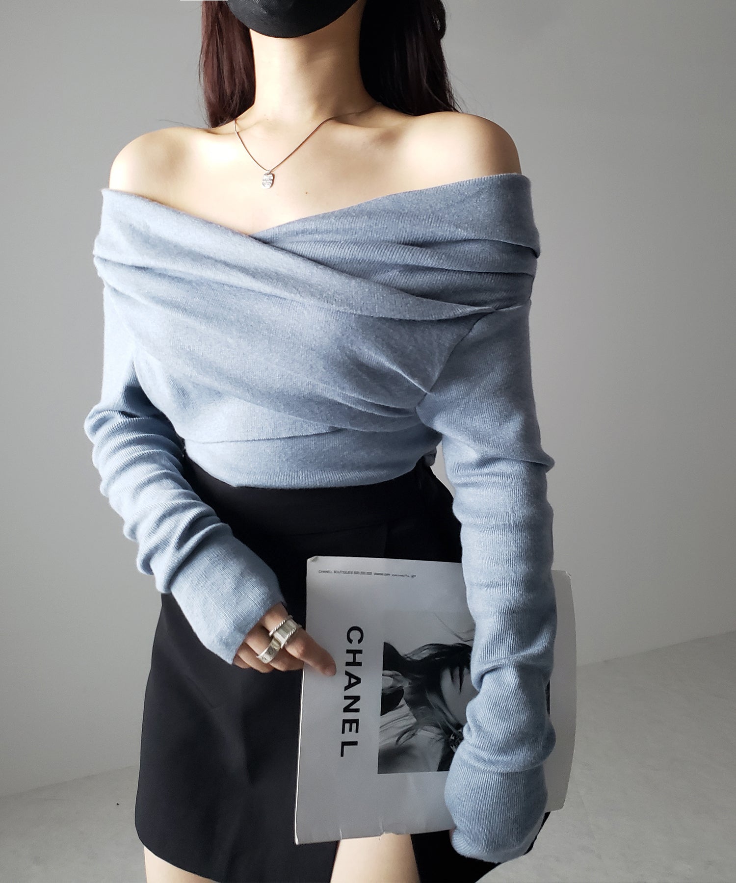 タックデザインドレープオフショルダーリブニット