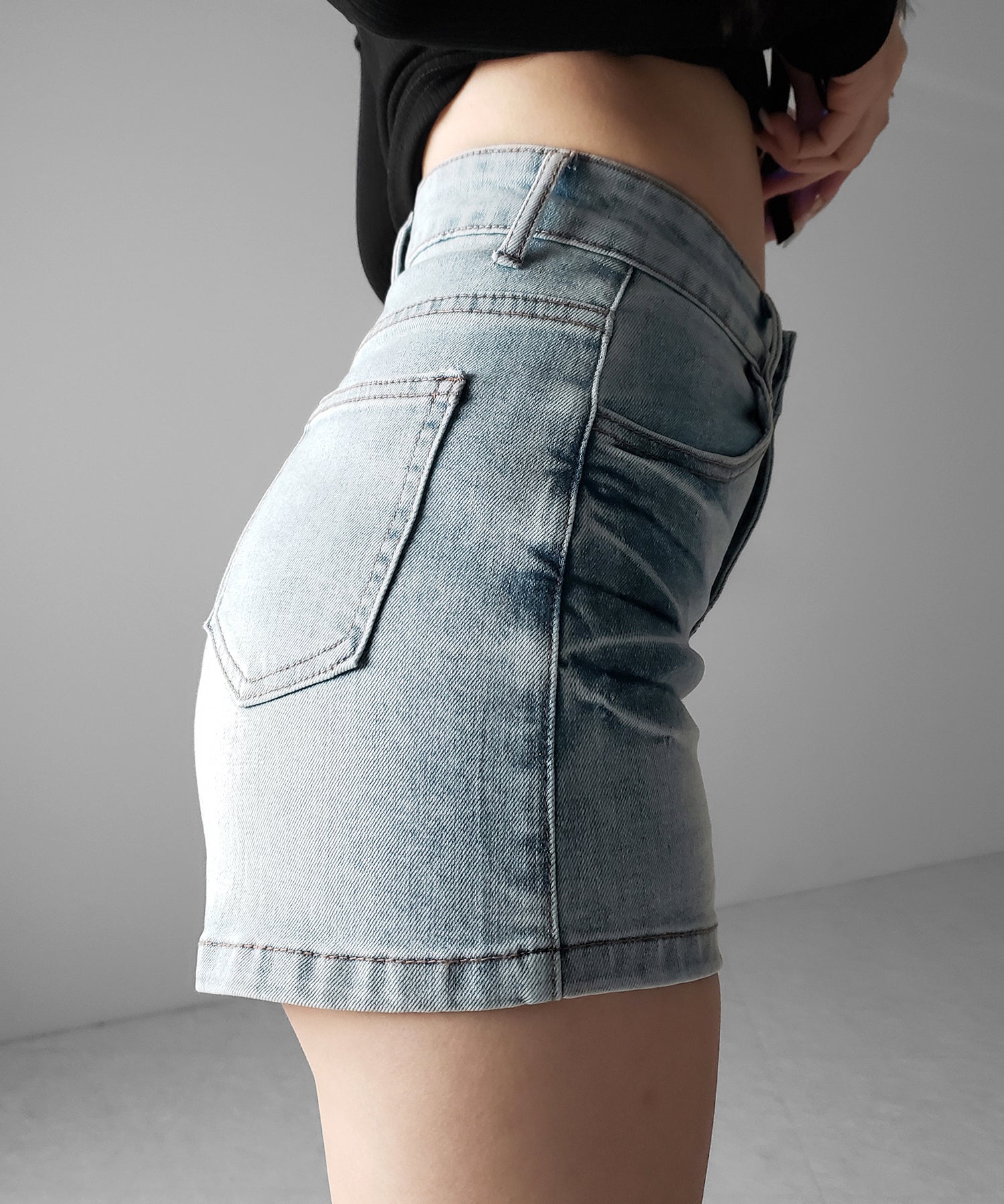 ハイウエストタイトデニムショートパンツ / high waist tight short pants