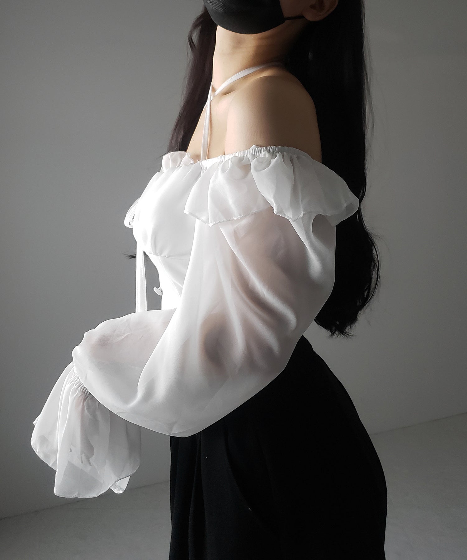 【 2WAY 】フロントリボンクロスネックオフショルシフォンブラウス / front ribbon cross neck off-shoulder chiffon blouse
