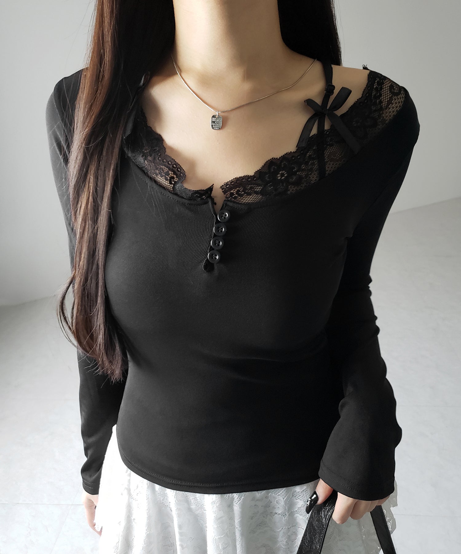 【 2color 】ストラップダブルリボンレースカットソートップス / strap double ribbon lace cutsew tops